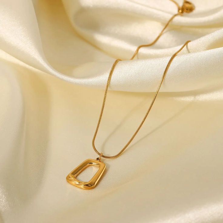 Trapezoid Shaped Neckpiece_img_0