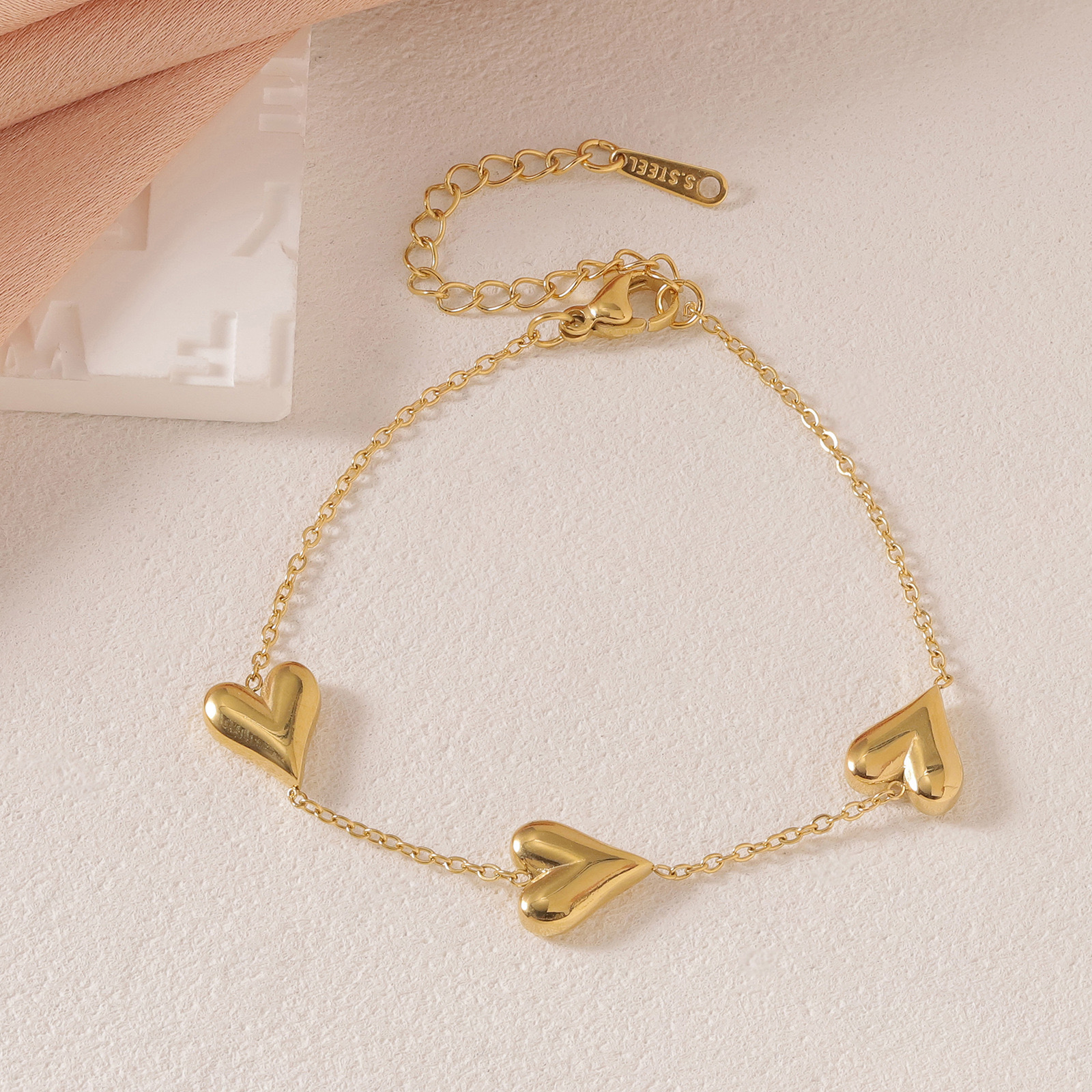 Love chain bracelet thumbnail 2