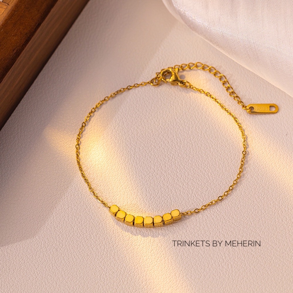 Square beaded bracelet_img_0