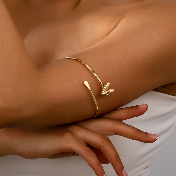 Minimal Love Cuff_img_0