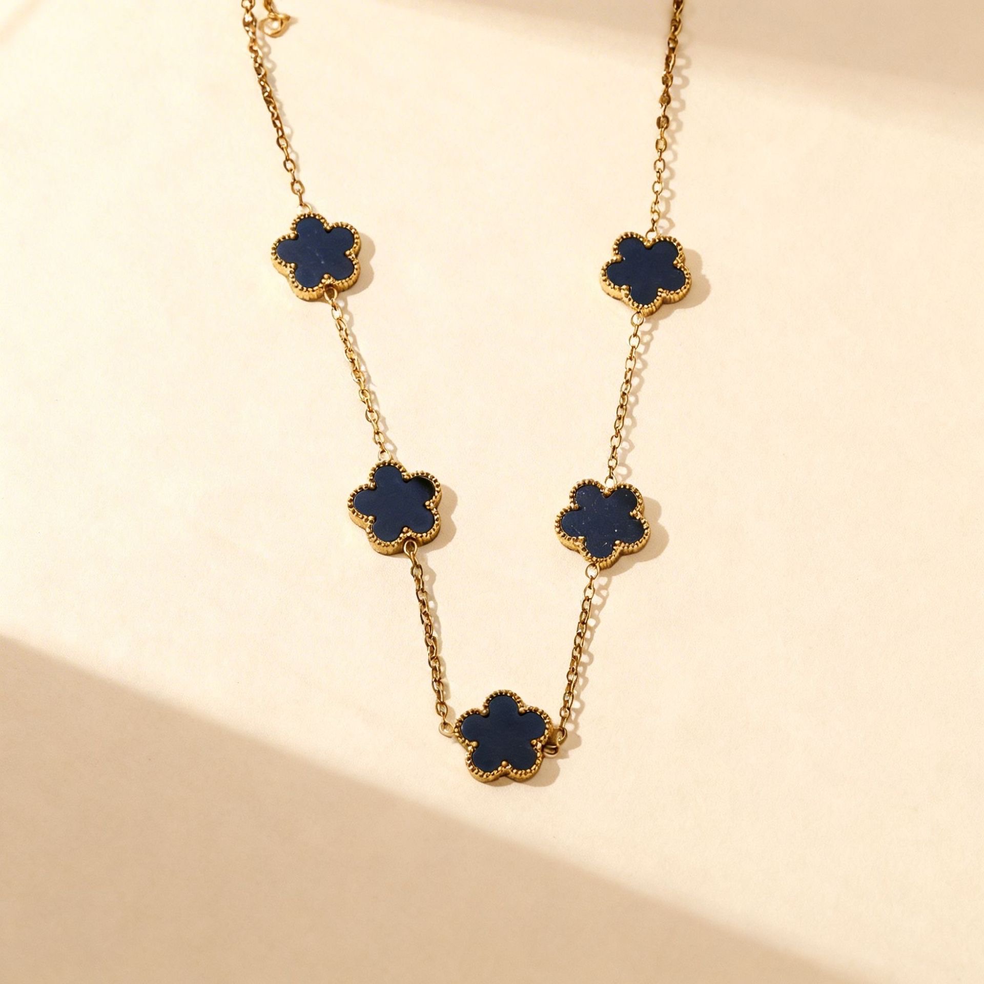 Cl'over neckpiece_img_1
