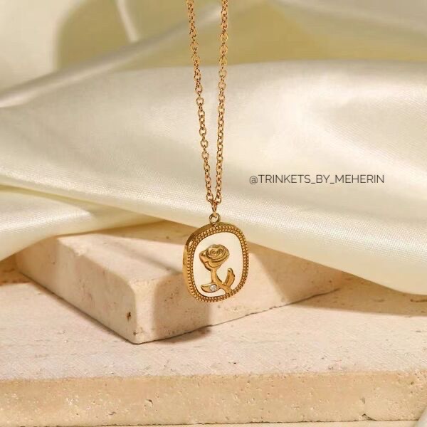 Vintage Rose Pendant Neckpiece_img_1