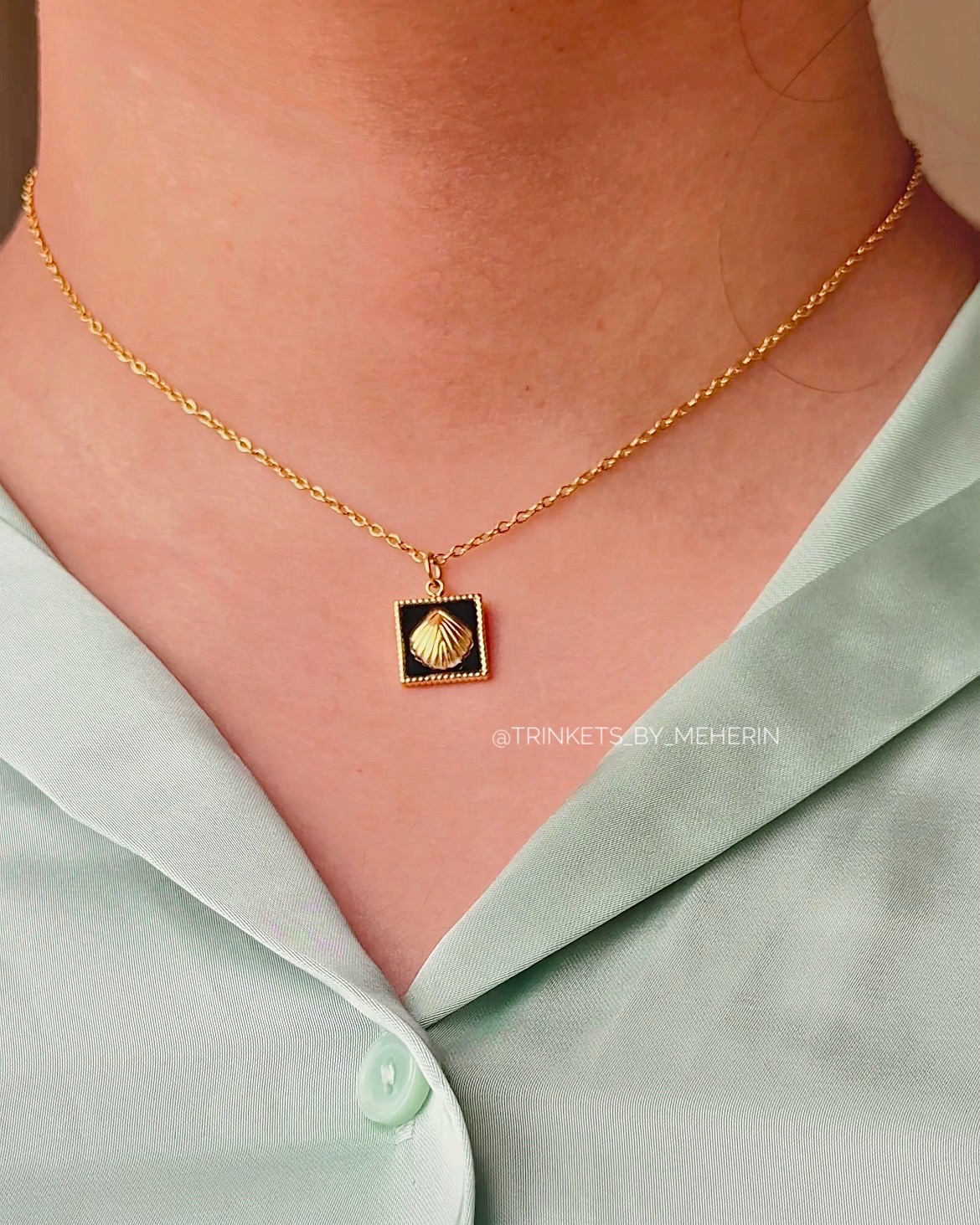 Black shell pendant_img_0