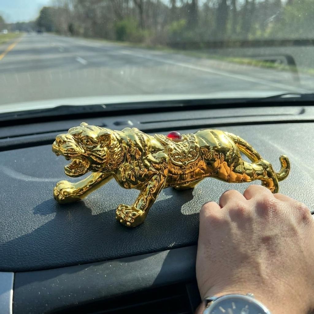 Leopard Car Dashboard Showpiece Golden Color_img_4