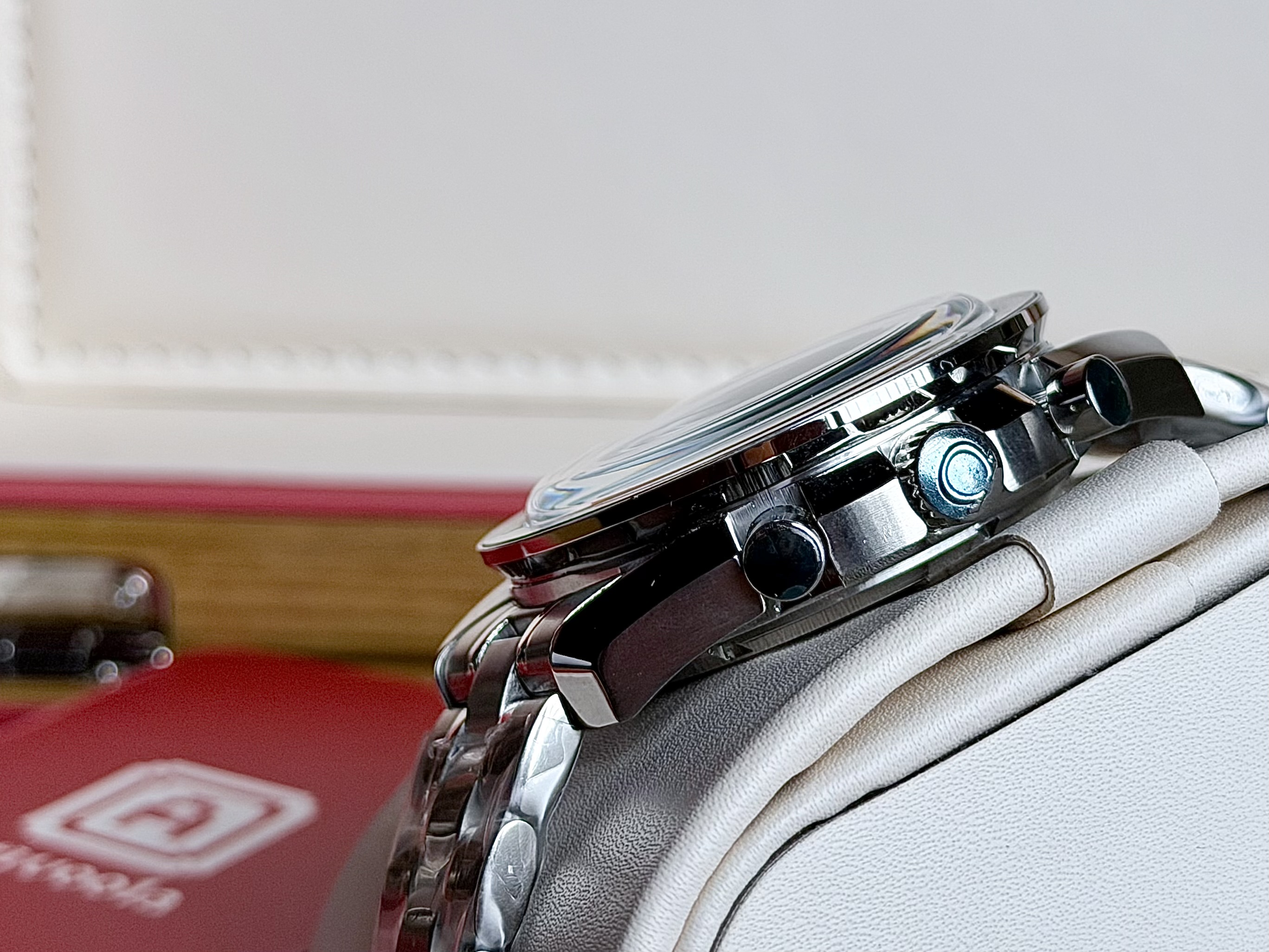 Omega Speedmaster Professional Moon Watch thumbnail 3