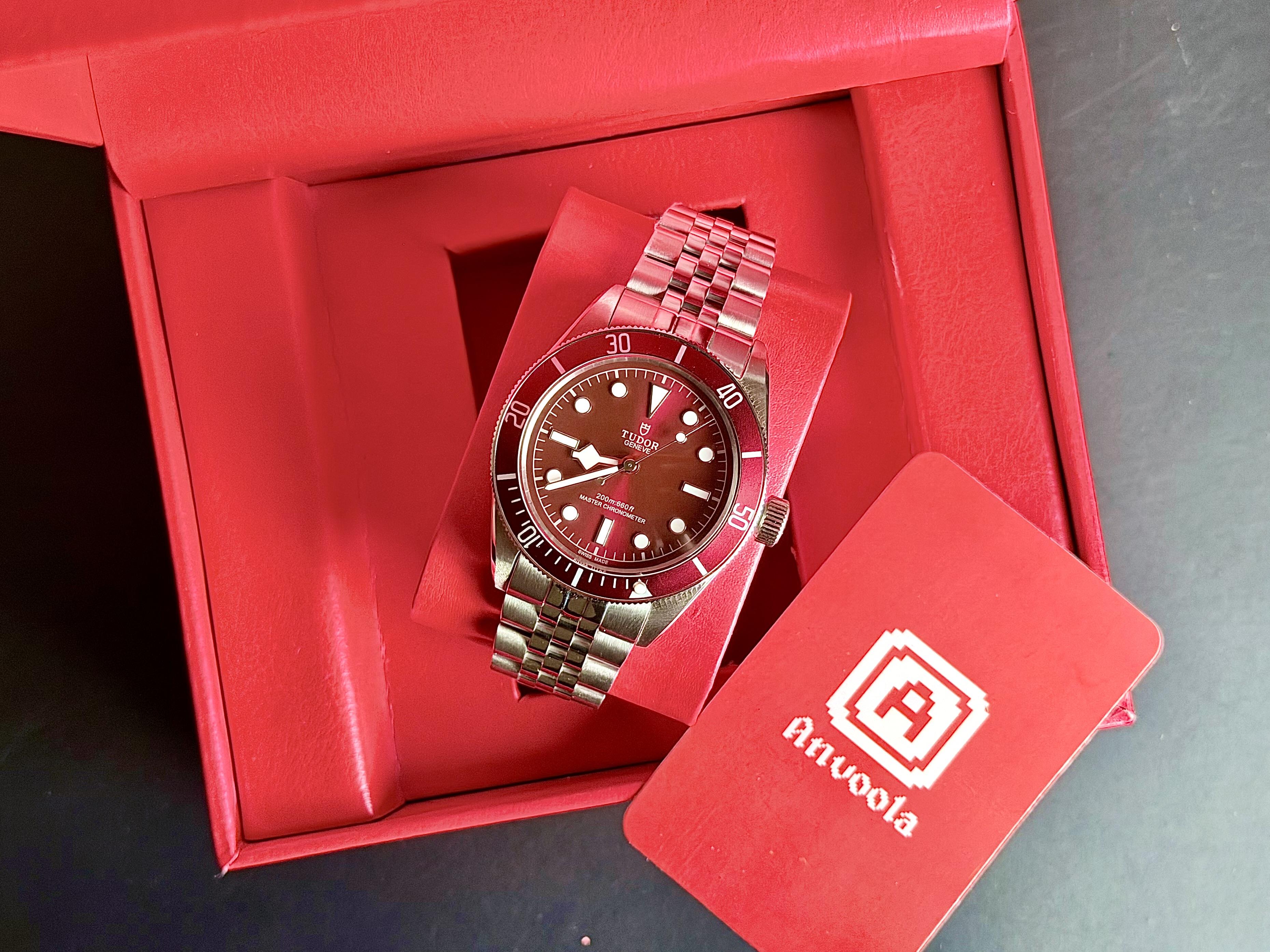Tudor Red Apple