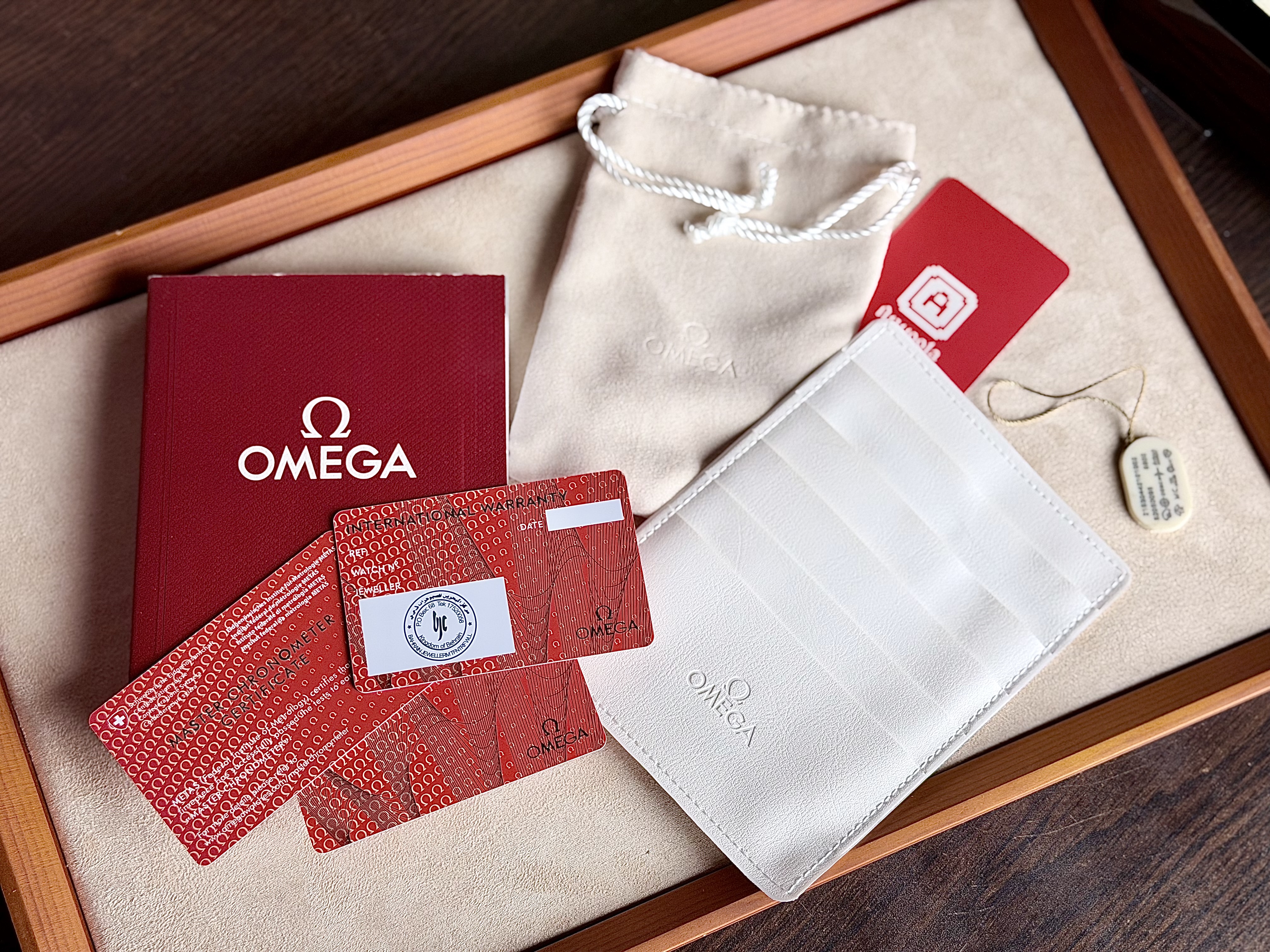 Omega Speedmaster Professional Moon Watch thumbnail 7