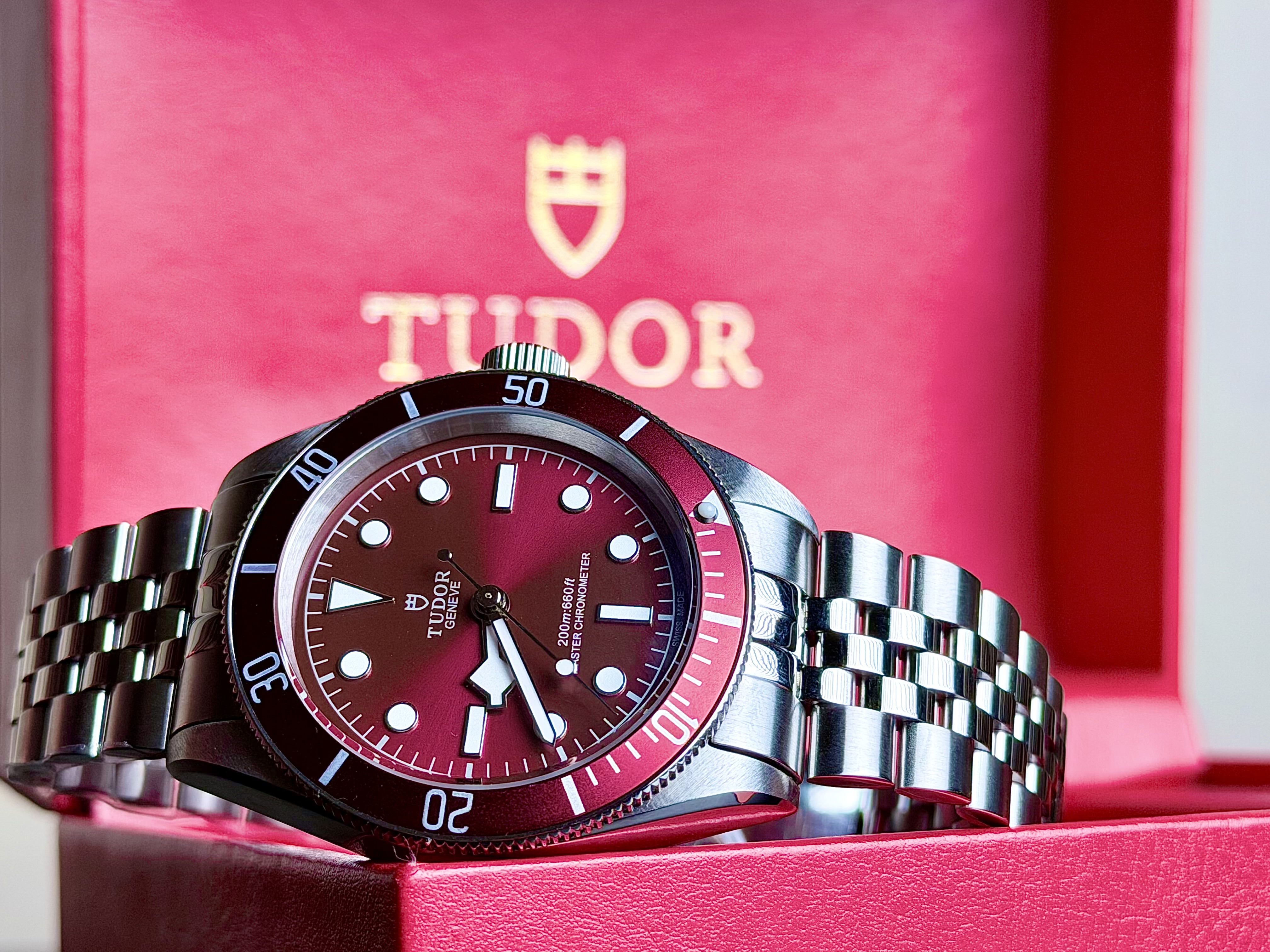 Tudor Red Apple thumbnail 4