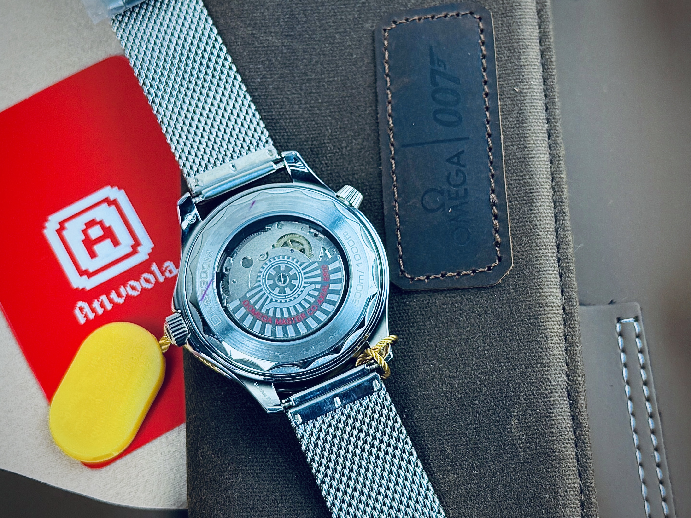 Omega Seamaster 007 Diver thumbnail 2