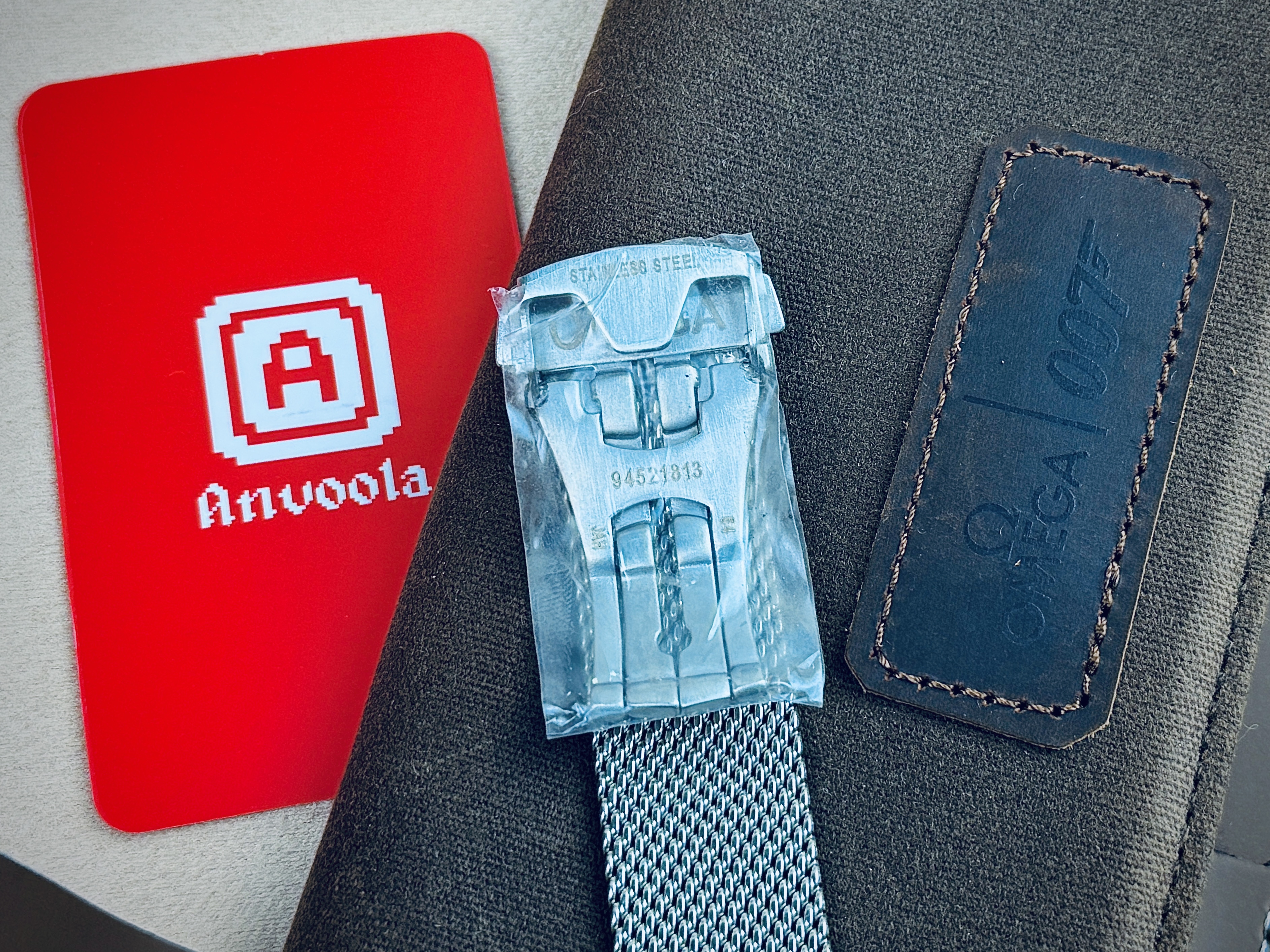 Omega Seamaster 007 Diver thumbnail 3