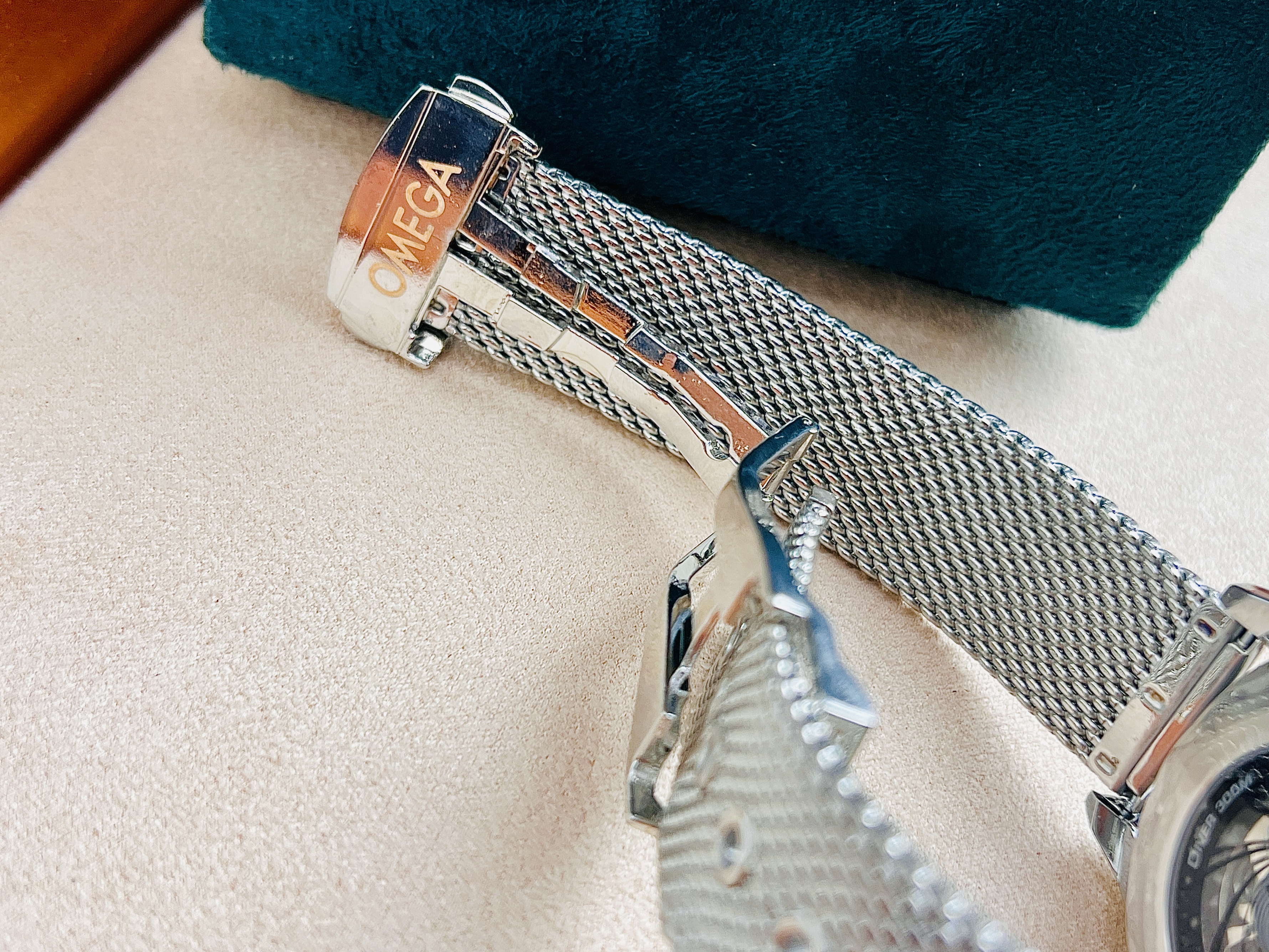 Omega Seamaster 007 Diver Watch (Semi AAA) thumbnail 4