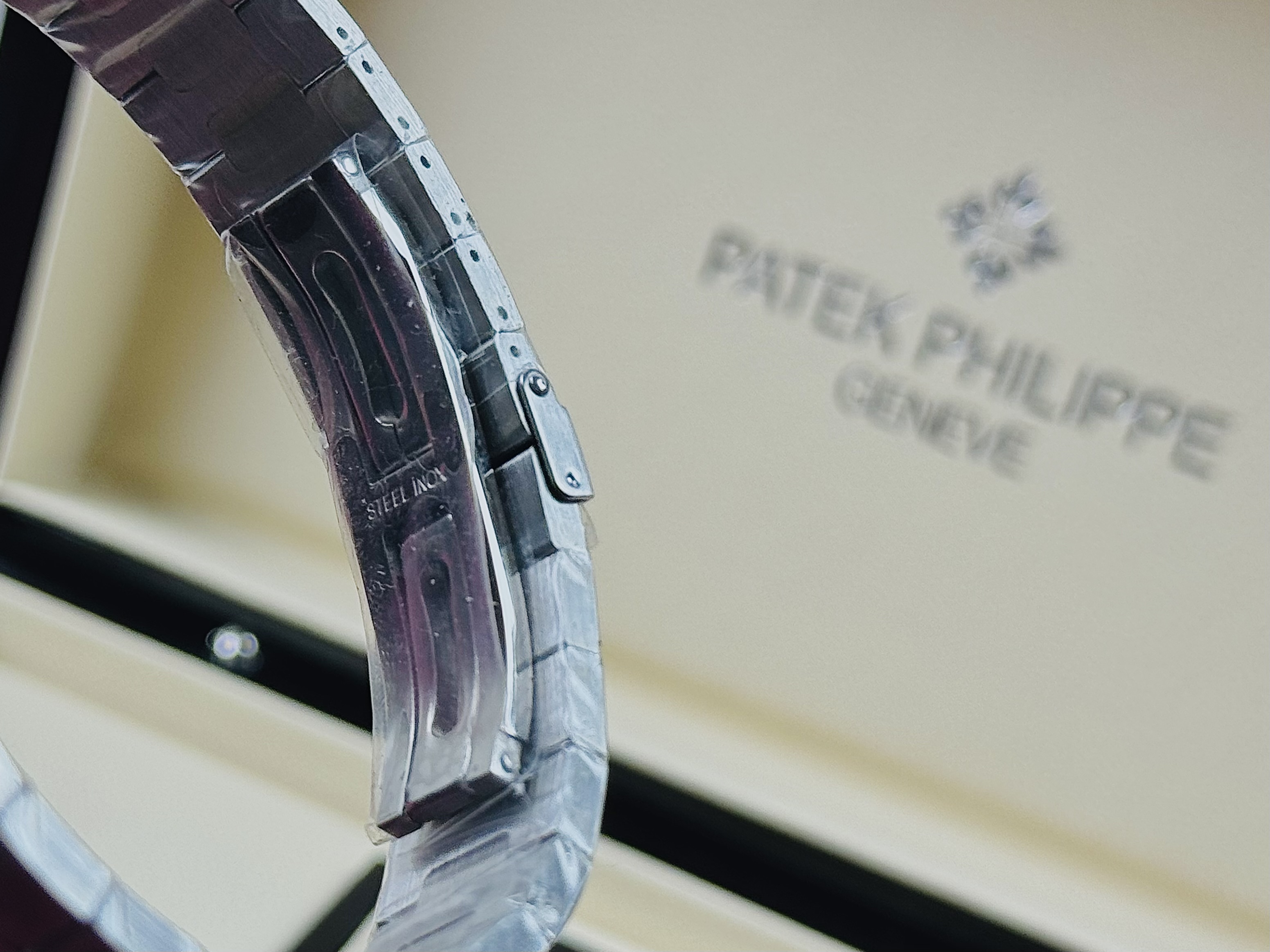 Patek Philippe Nautilus (White Angel Watch) thumbnail 4