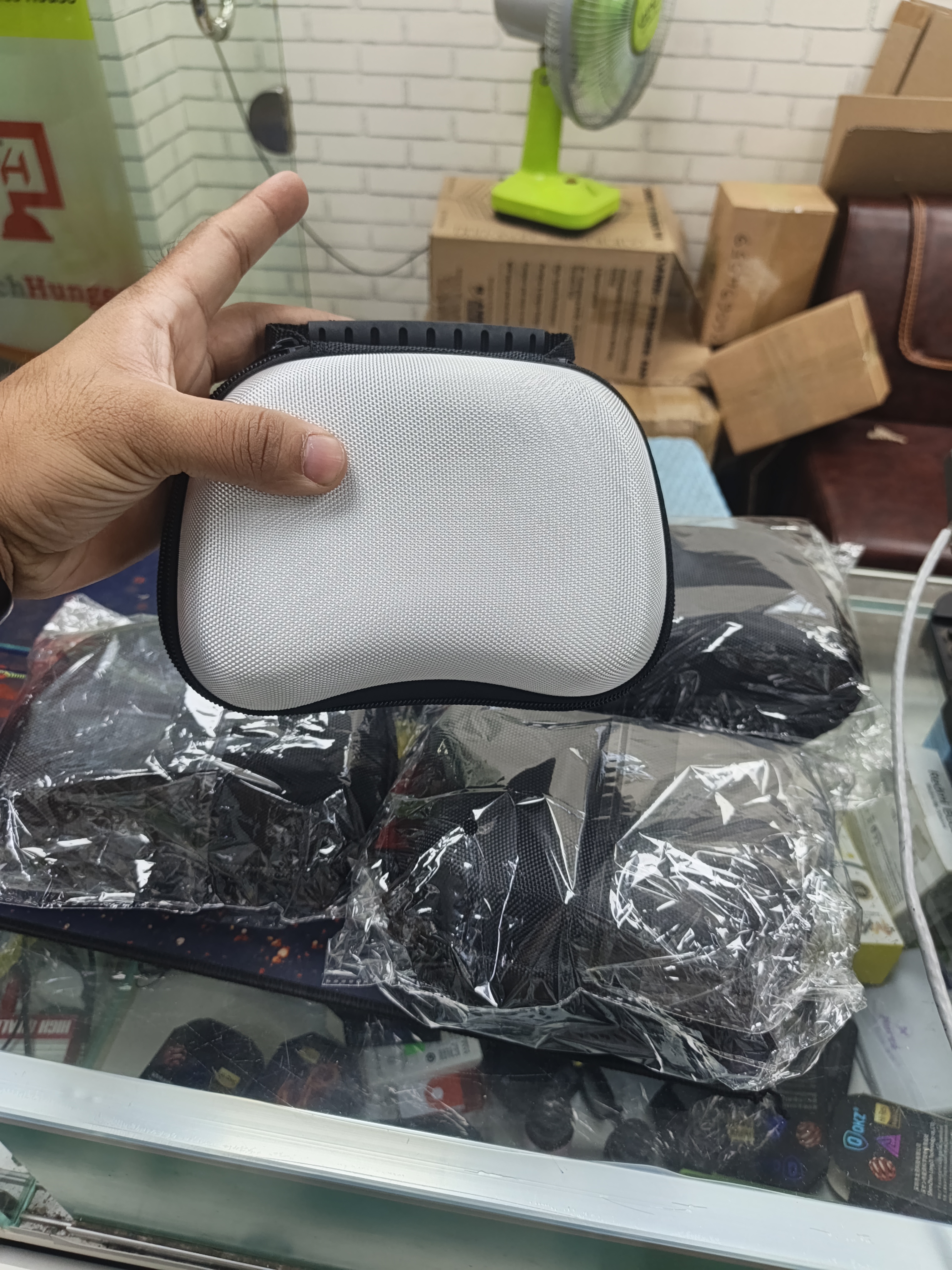 Premium Travel Case for PS5 DualSense Controller_img_1