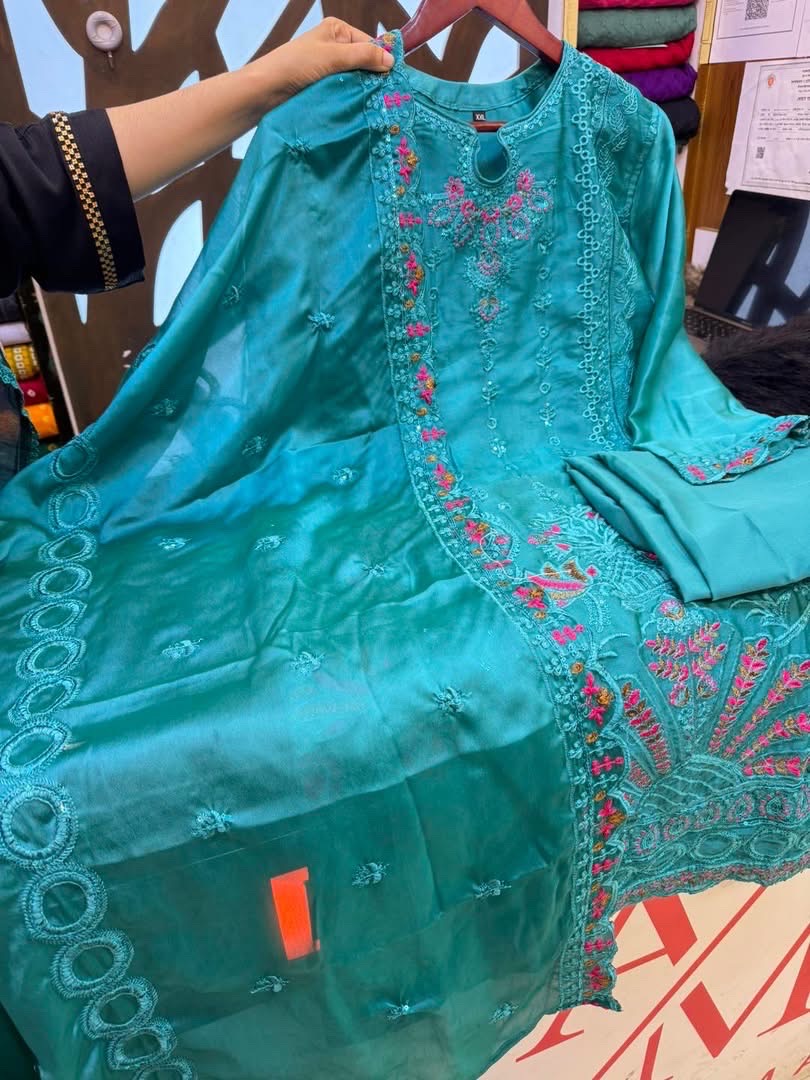 Fascinating Three Piece | Chickenkaari Embroidered | Luxury Lawn thumbnail 9