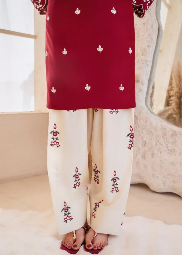 New Arrival – Elegant Red Embroidered Kurti Set thumbnail 6
