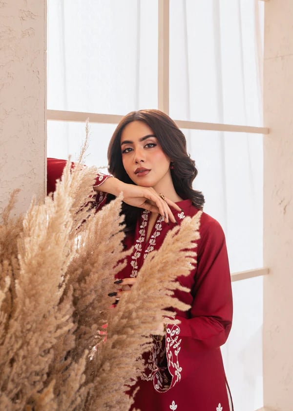 New Arrival – Elegant Red Embroidered Kurti Set thumbnail 9