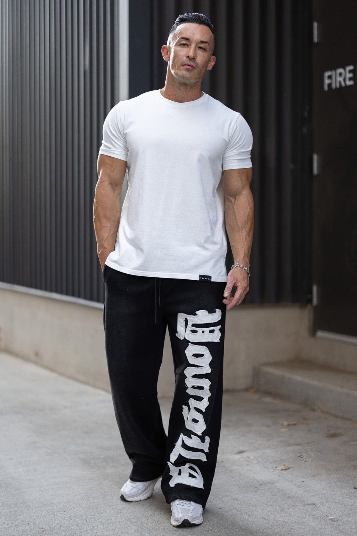 Youngla BIG PATCH SWEATS BLACK_img_2