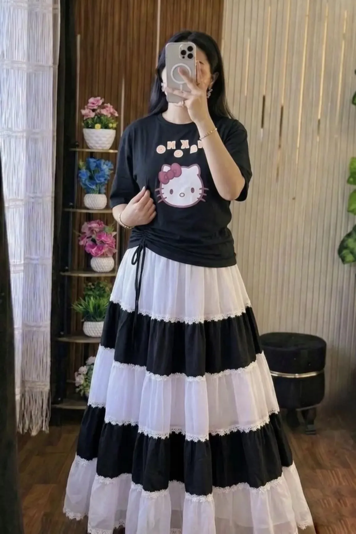 Stylish Skirt & T-Shirt Set For Women - Image 2