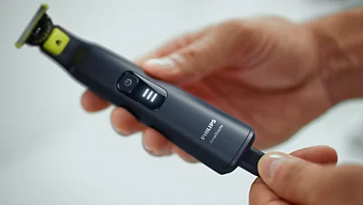 Philips QP6542/15 OneBlade Pro 360 Face And Body Rechargeable Trimmer & Shaver Grooming Kit_img_8