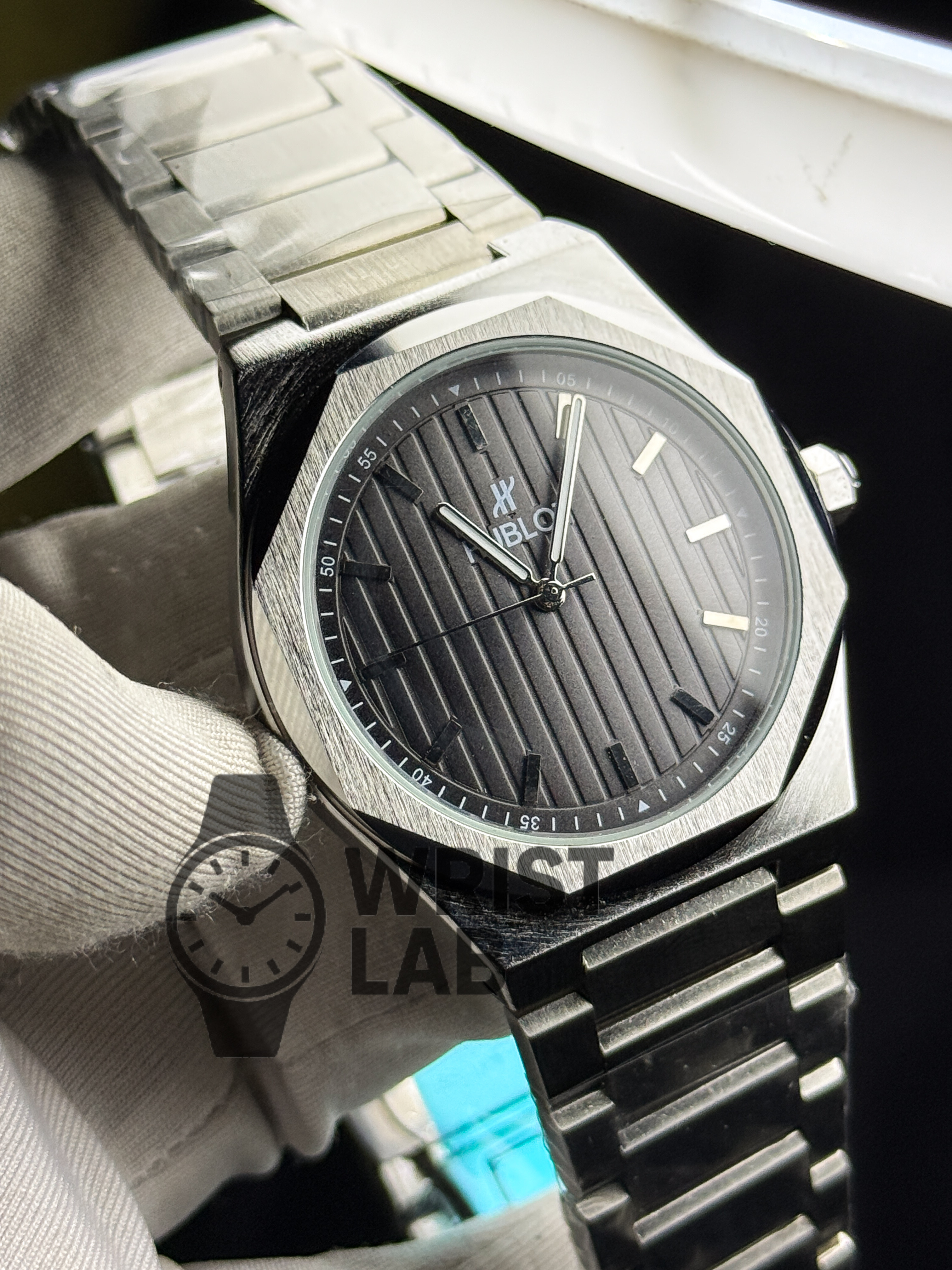 HUBLOT PINNACLE LINEAR SILVER CHAIN BLACK DIAL_img_1