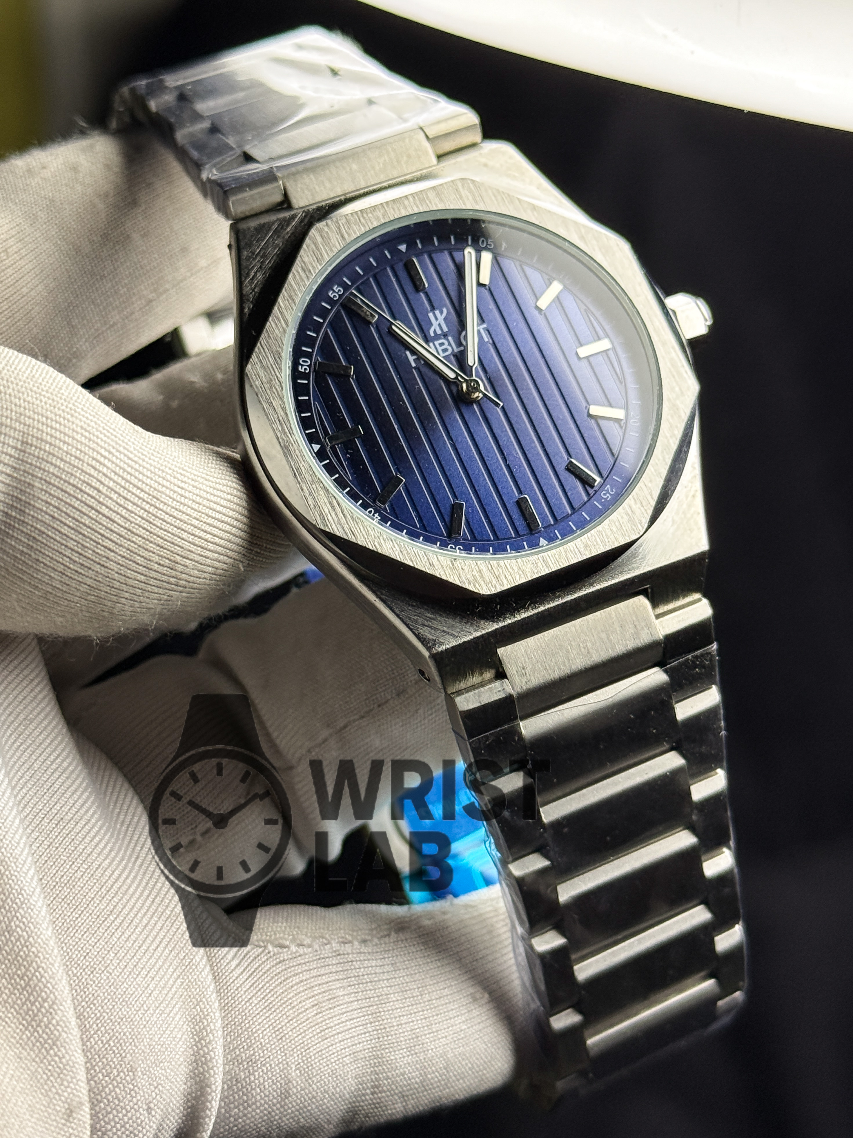 HUBLOT PINNACLE LINEAR SILVER CHAIN BLUE DIAL_img_0