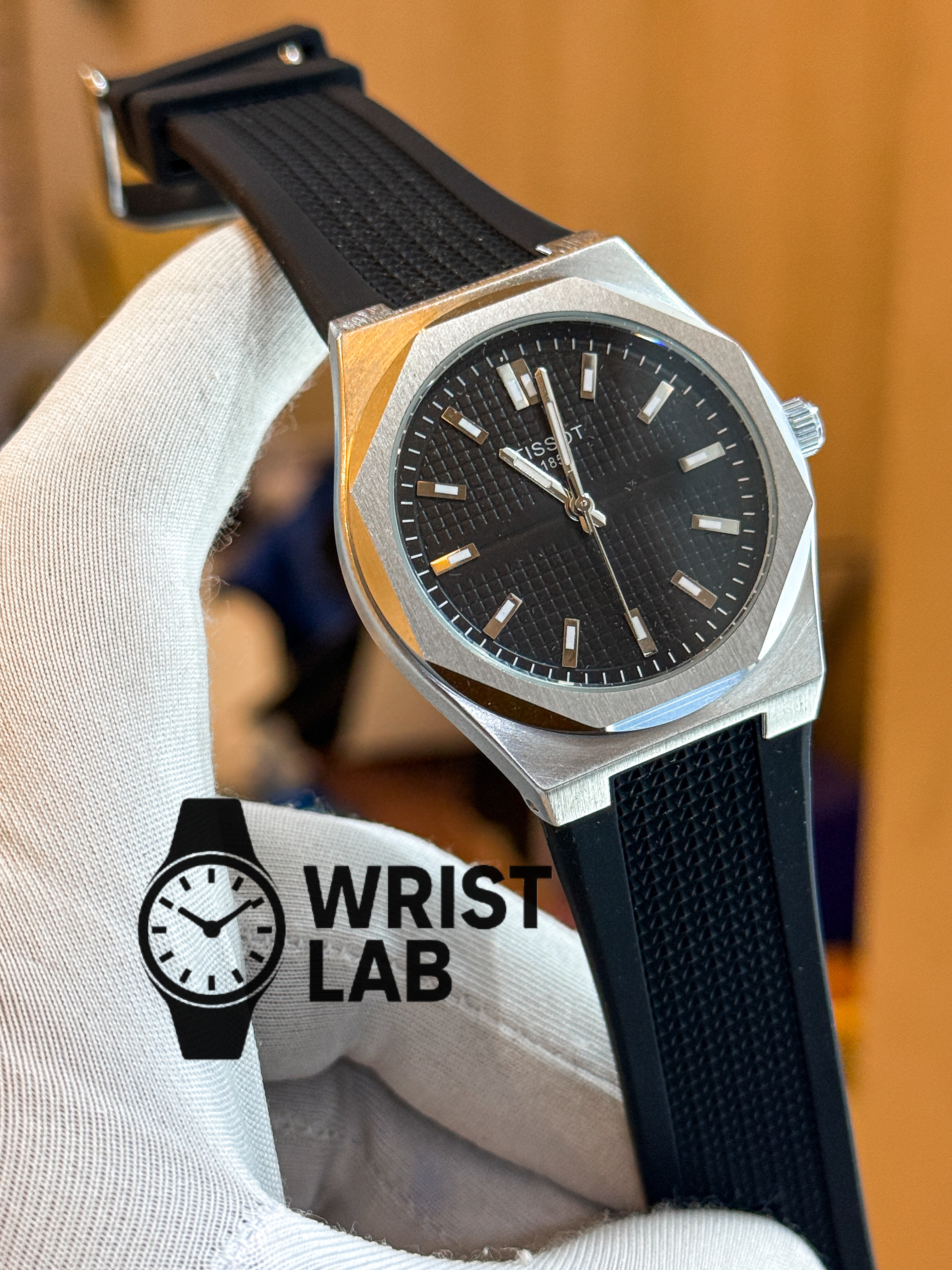 TISSOT VANTAGE BLACK BELT SILVER BLACK DIAL_img_0