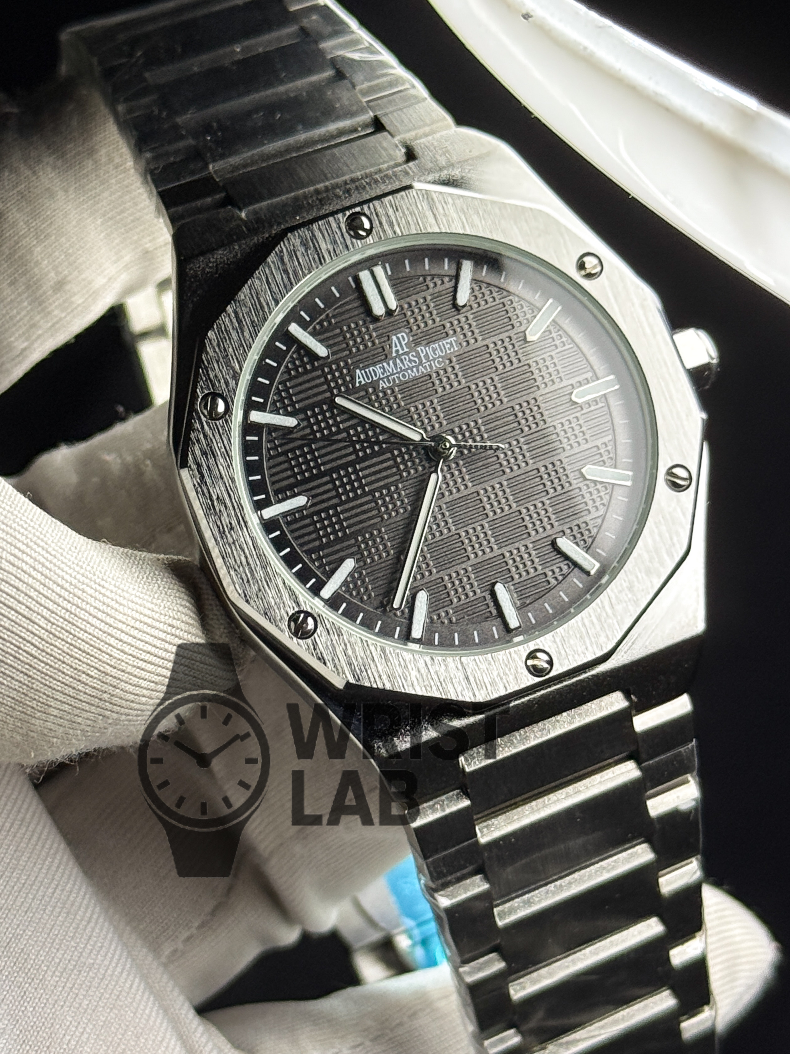 AP ROYAL AZURE OCTA-LINK SILVER CHAIN BLACK DIAl_img_1