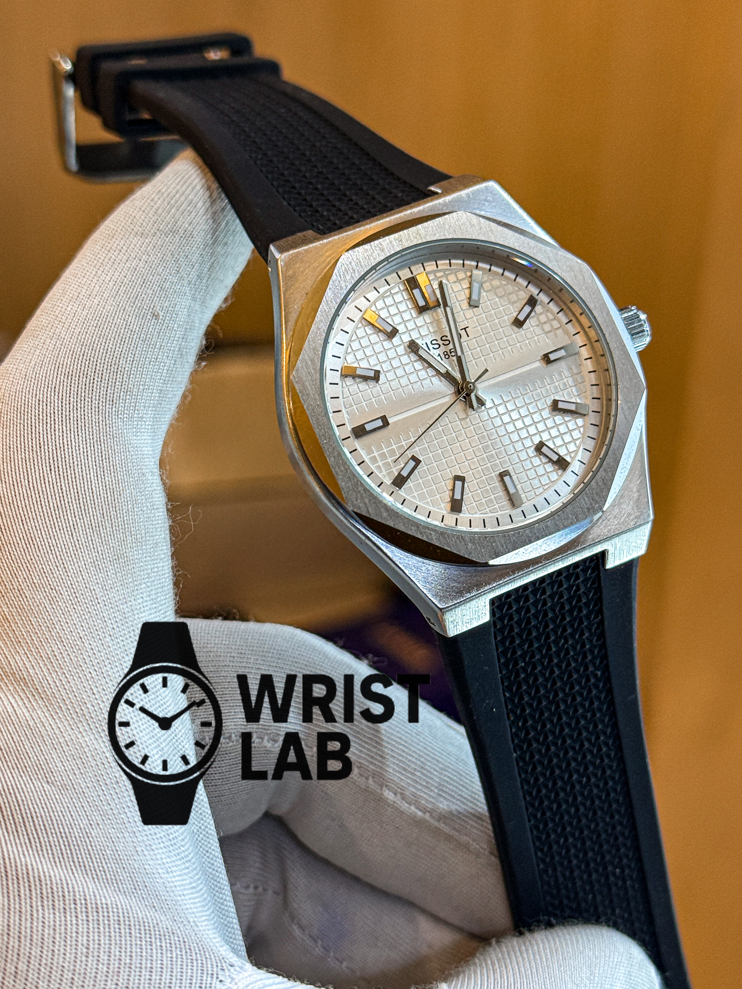 TISSOT VANTAGE BLACK BELT WHITE DIAL_img_0