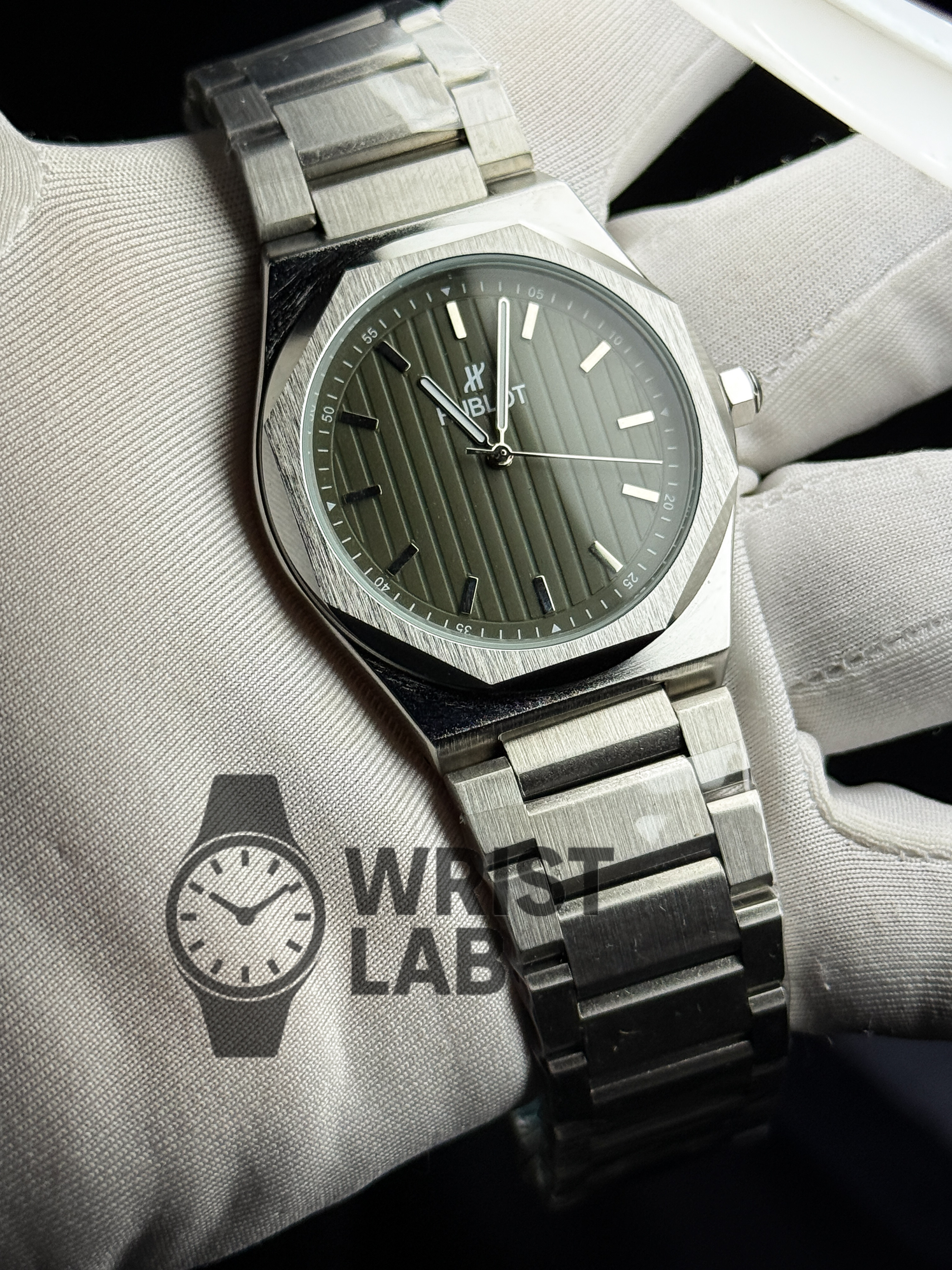 HUBLOT PINNACLE LINEAR SILVER CHAIN GREEN DIAL_img_2