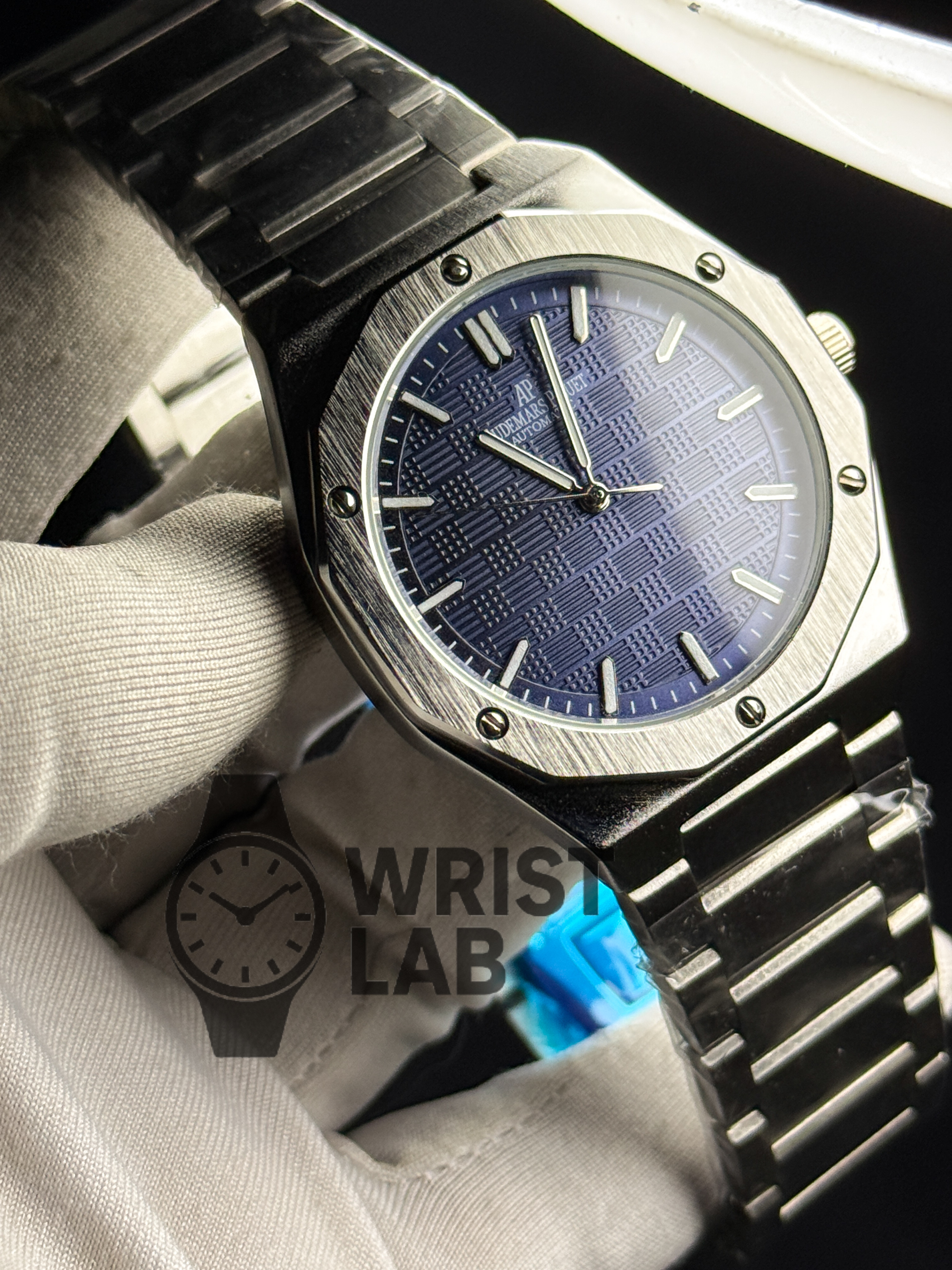 AP ROYAL AZURE OCTA-LINK SILVER CHAIN BLUE DIAl_img_1