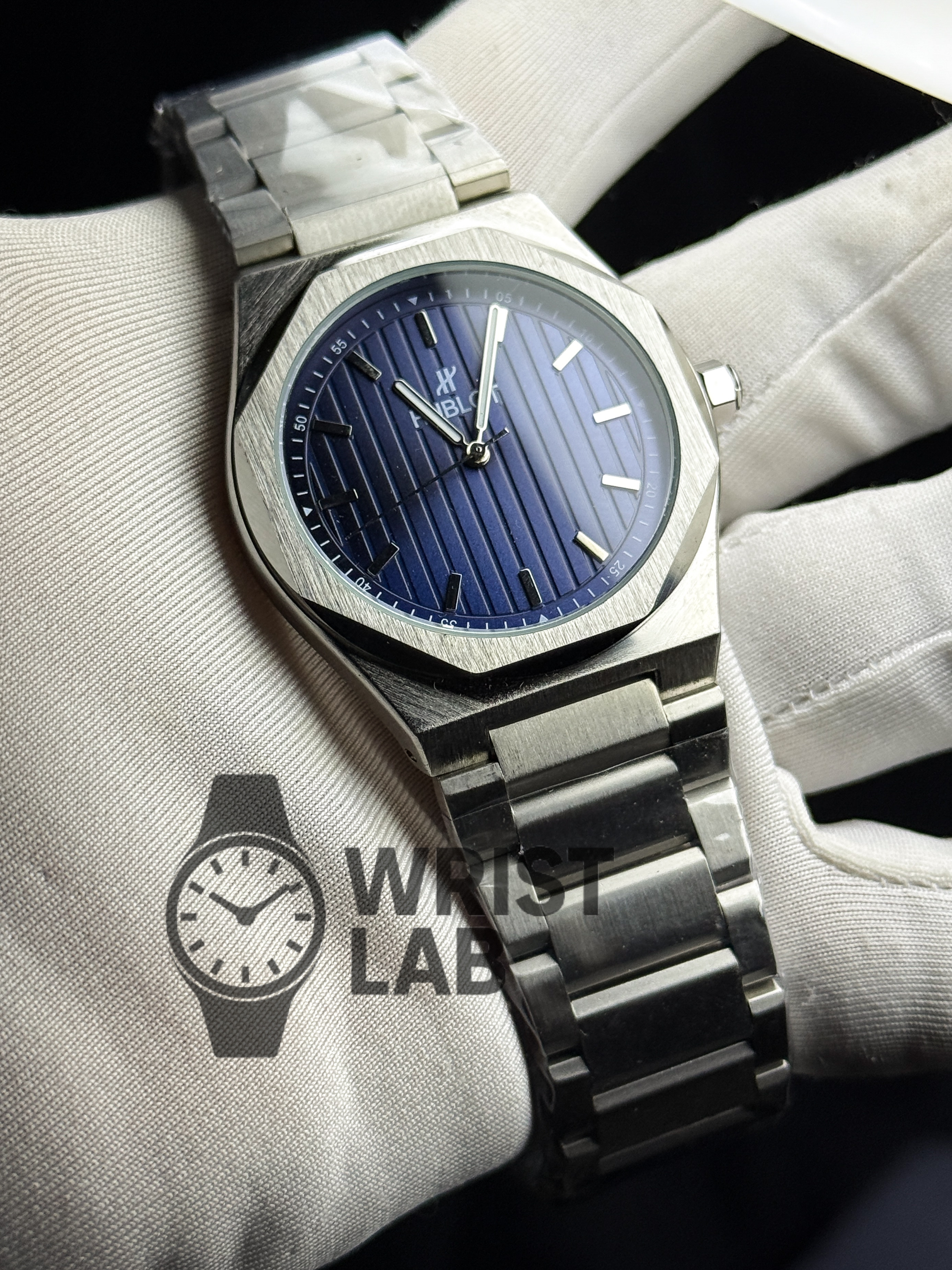 HUBLOT PINNACLE LINEAR SILVER CHAIN BLUE DIAL_img_2