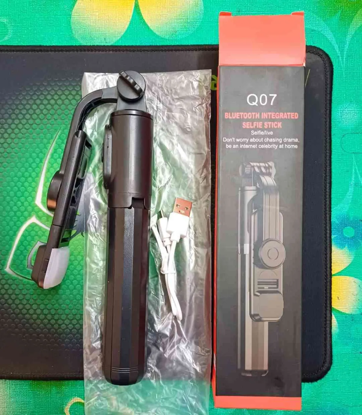Q07 লেটেস্ট Selfie Stick Tripod Stand with LED Flash light - Image 2