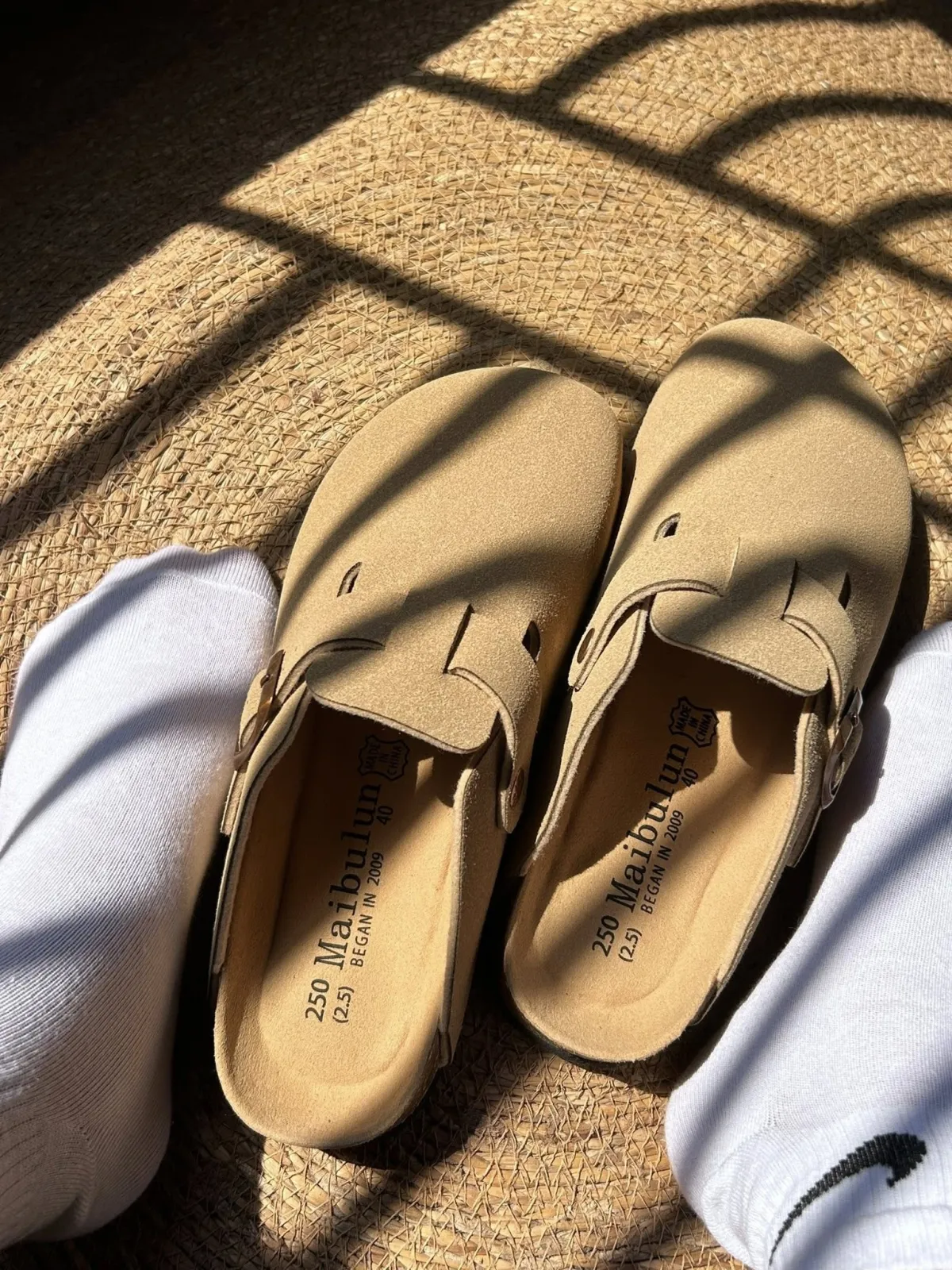 Maibulun Clogs - Image 1