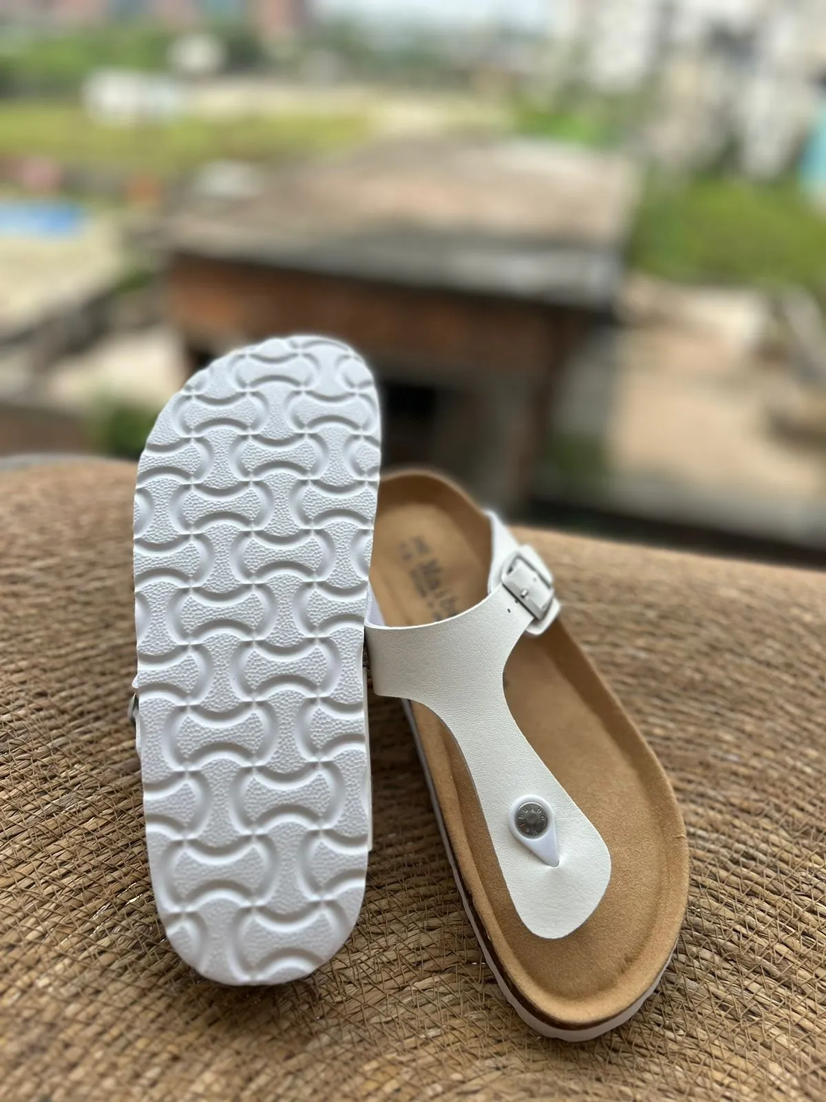 T Strap Slides - Image 2