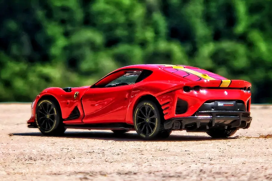 BBURAGO FERRARI 812 COMPETIZIONE (1:64 Scale)_img_6