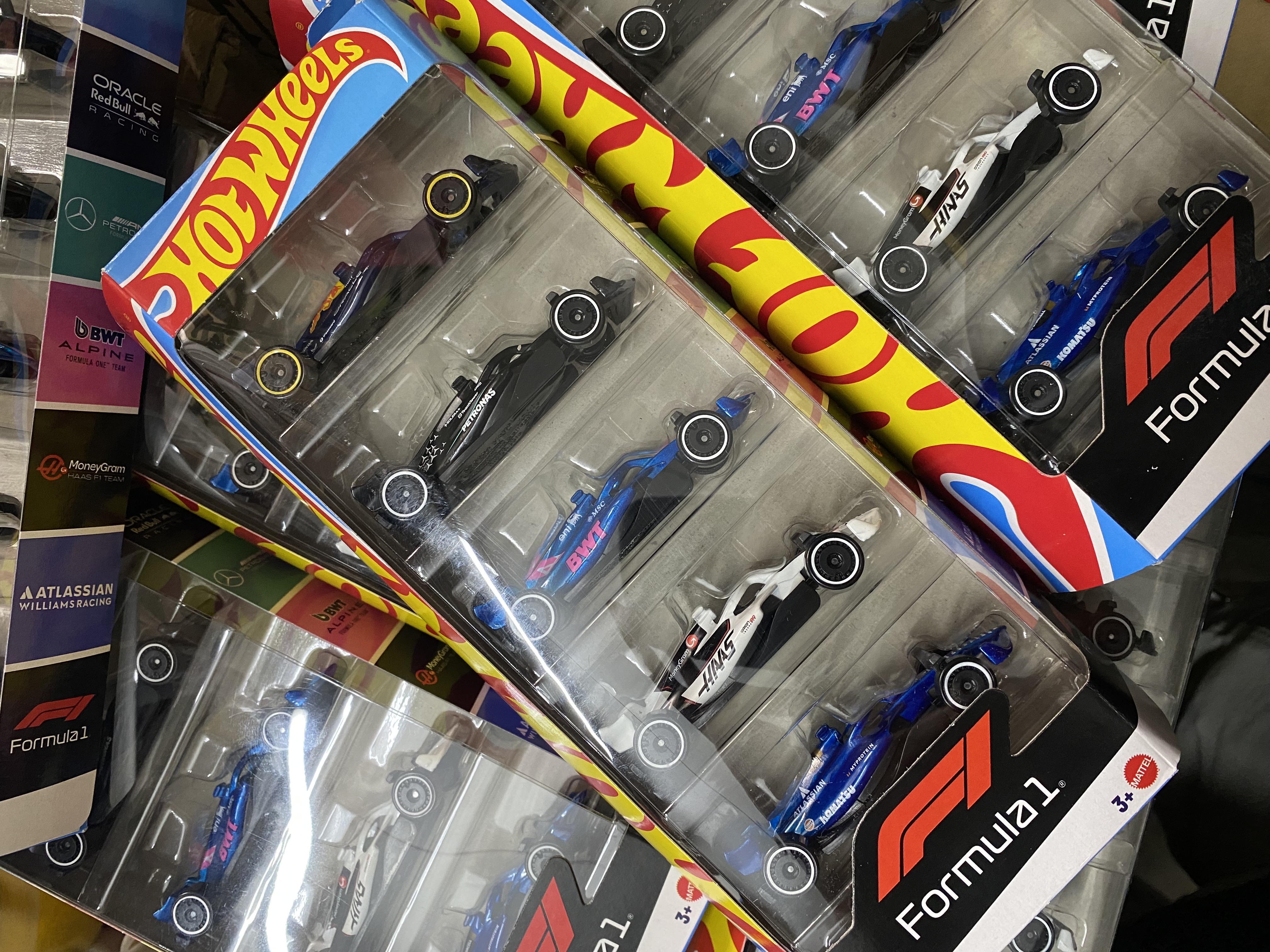 Hot wheels 2025 Formula 1 Set of 5 cars_img_0