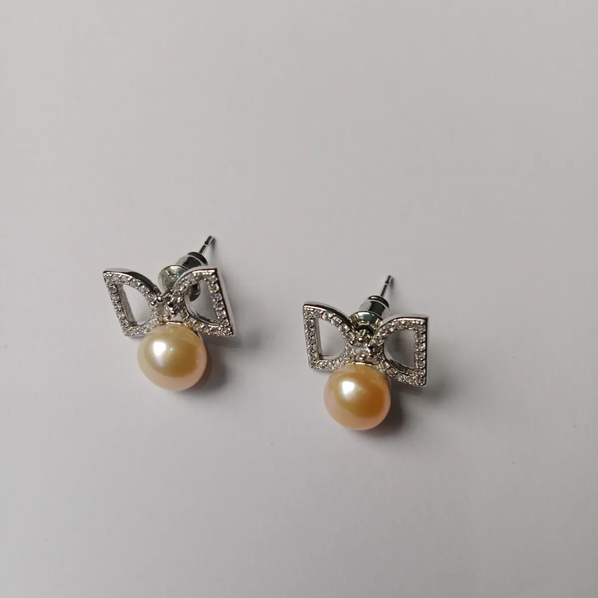 Prarl Ear Ring