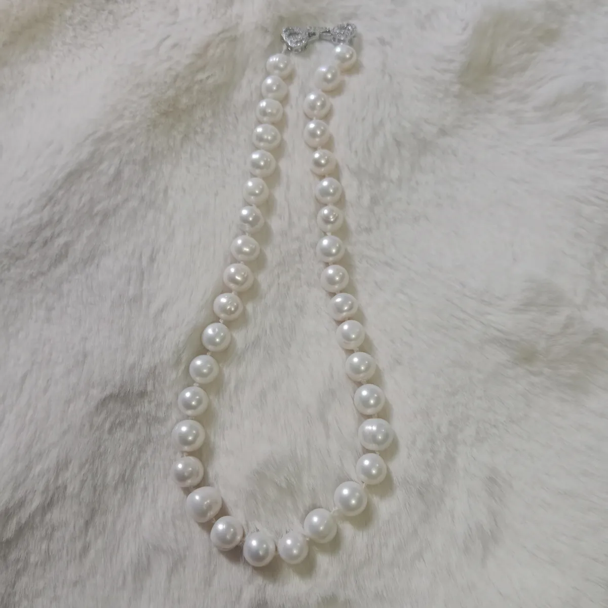 12 MM White Round Pearl One Layer Necklace