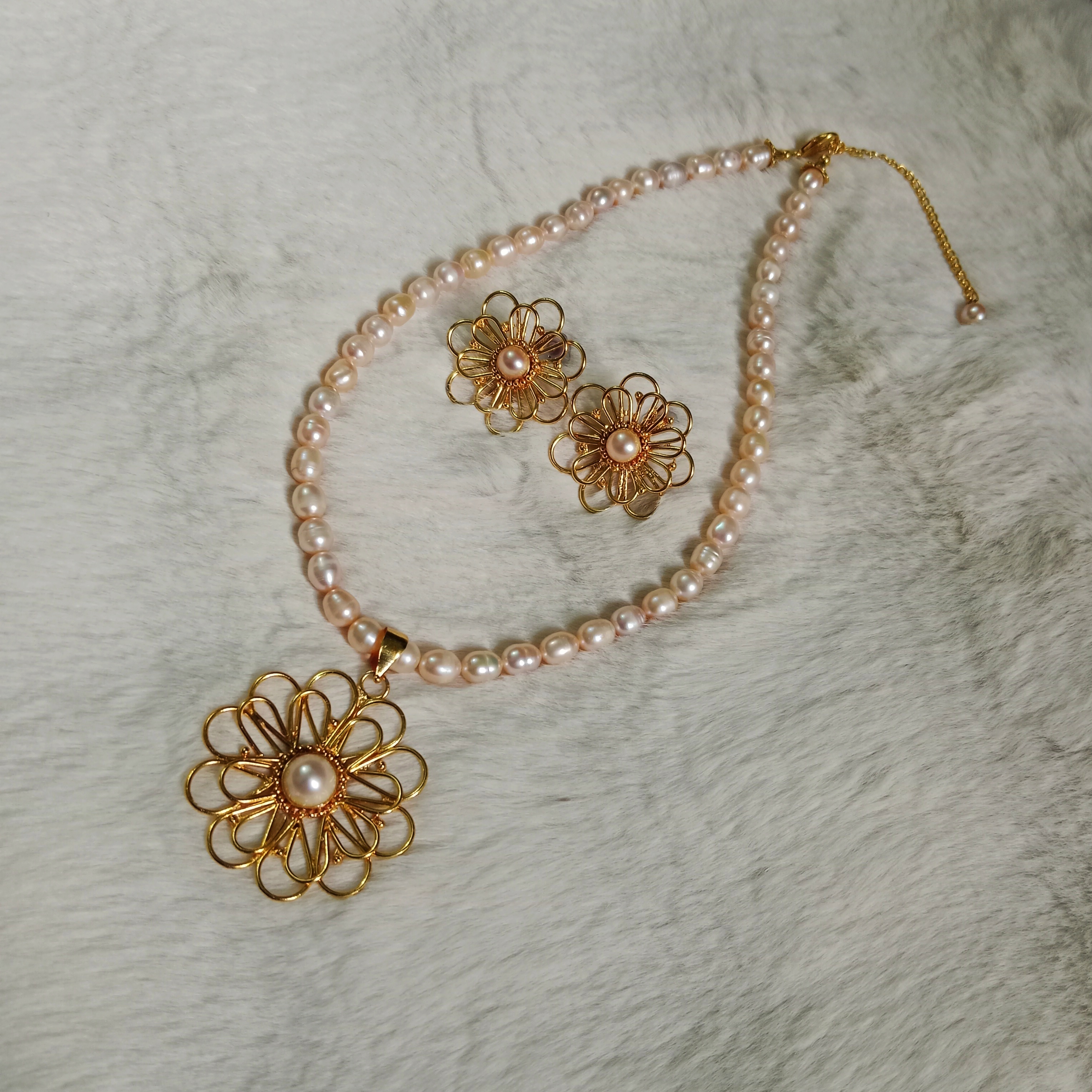 Original Pearl & Gold plating Ear Ring & Locket Set Necklace._img_0