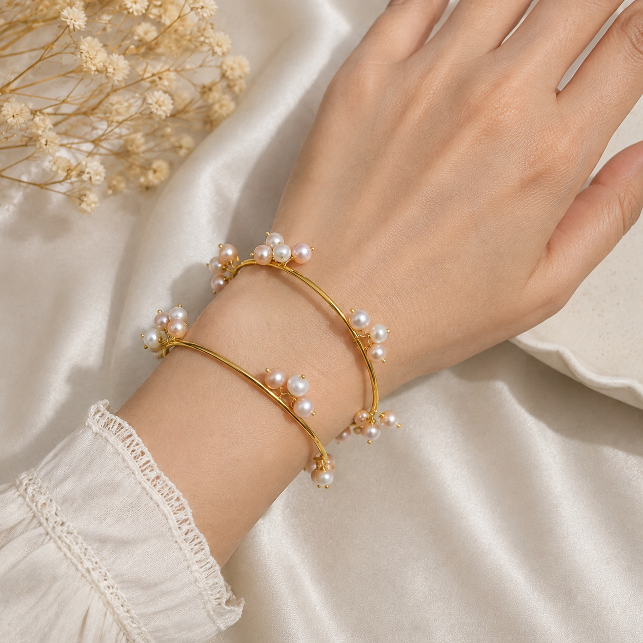 Exclusive Pearl Bangle Pair_img_2