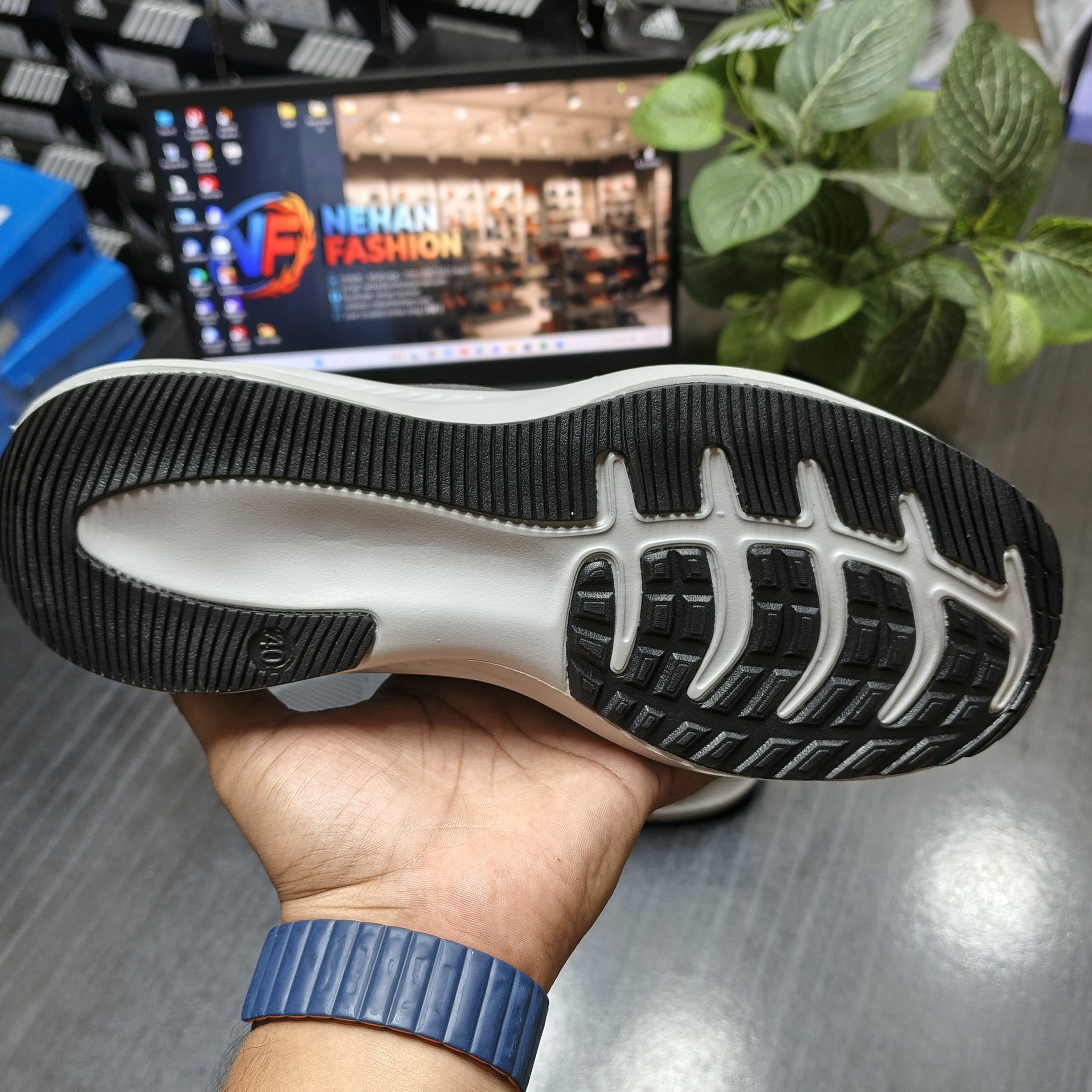 SKECHERS SLIP-INS” 𝐒𝐧𝐞𝐚𝐤𝐞𝐫 (COOL GREY)_img_2