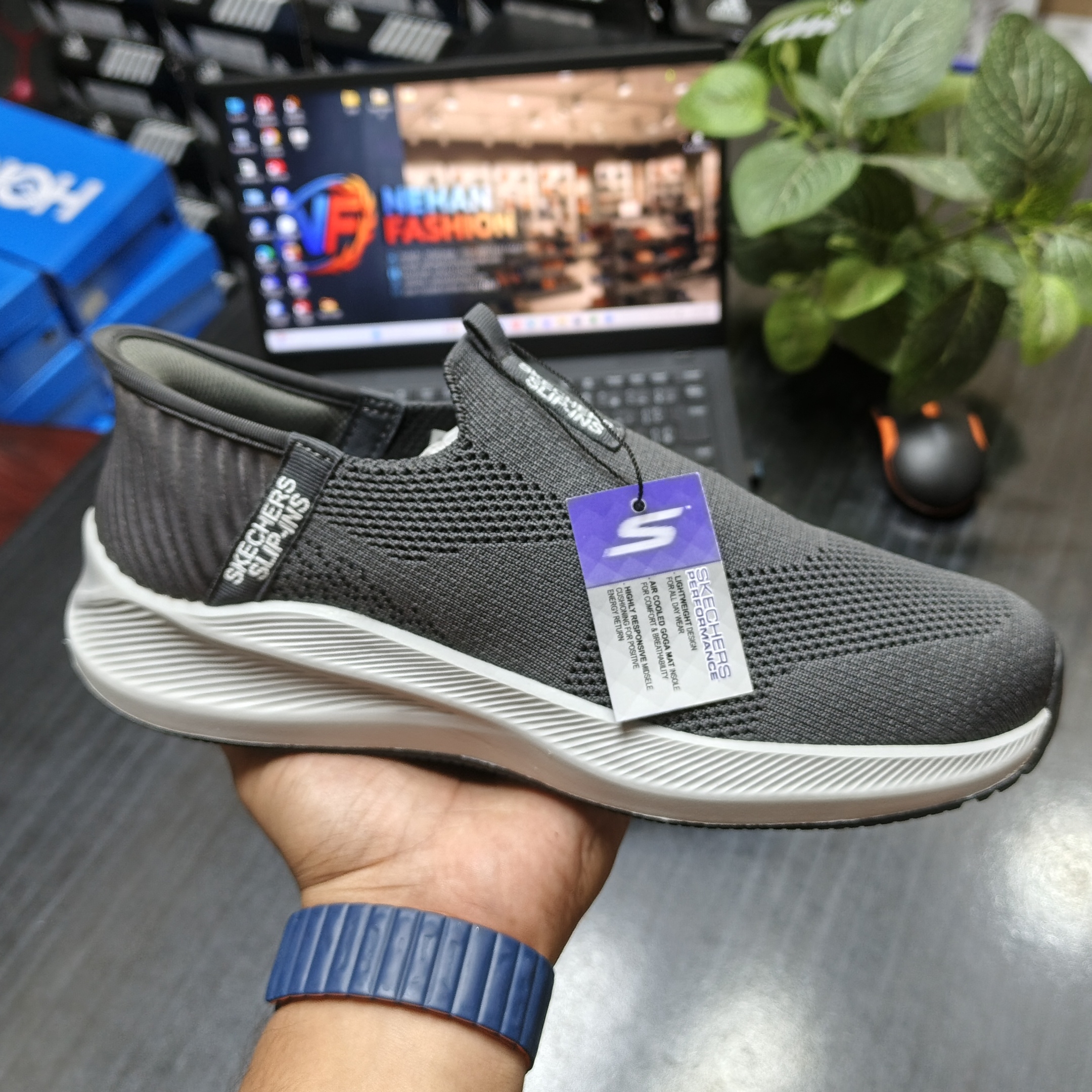 SKECHERS SLIP-INS” 𝐒𝐧𝐞𝐚𝐤𝐞𝐫 (COOL GREY)_img_1