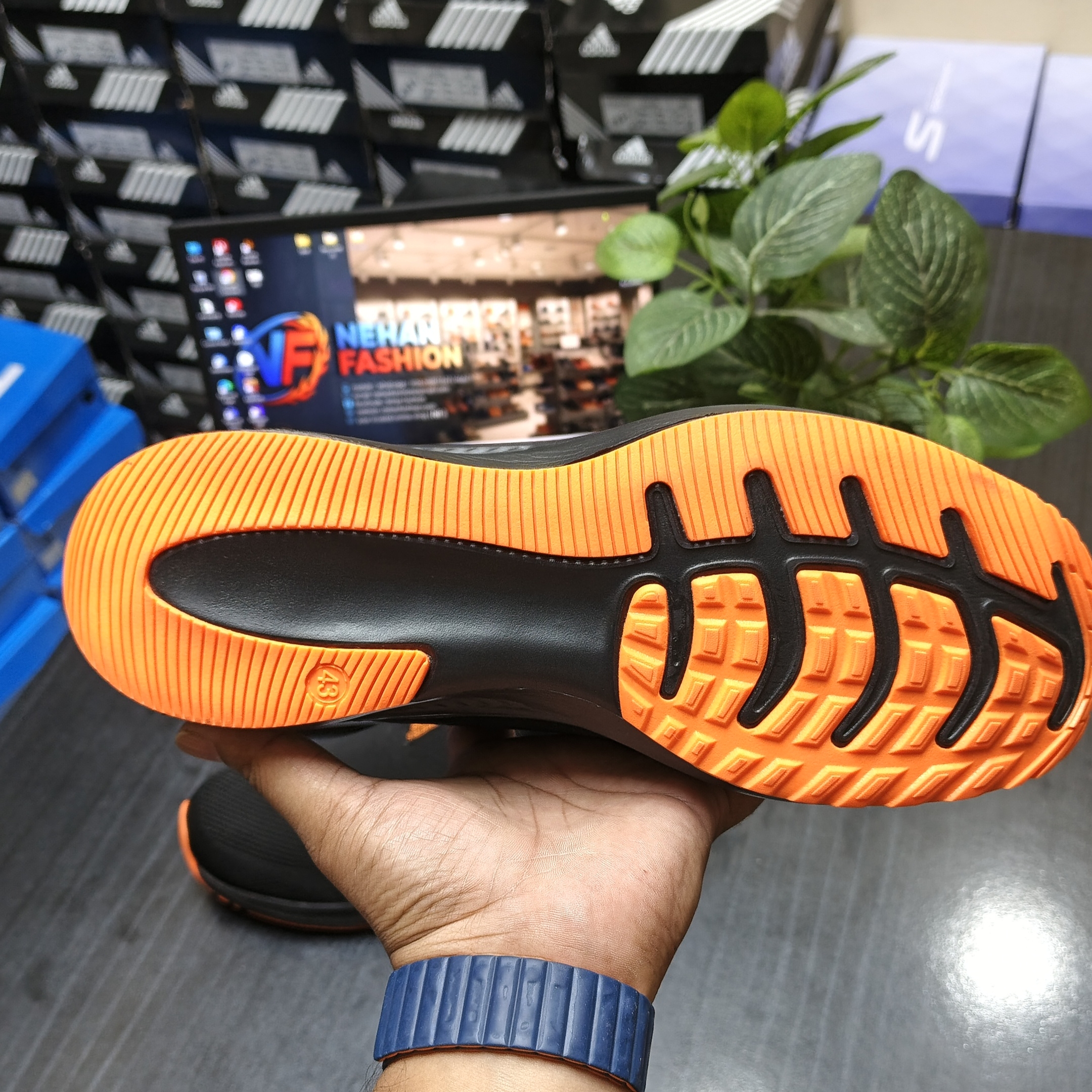 SKECHERS SLIP-INS” 𝐒𝐧𝐞𝐚𝐤𝐞𝐫 (FIRE BLACK)_img_1