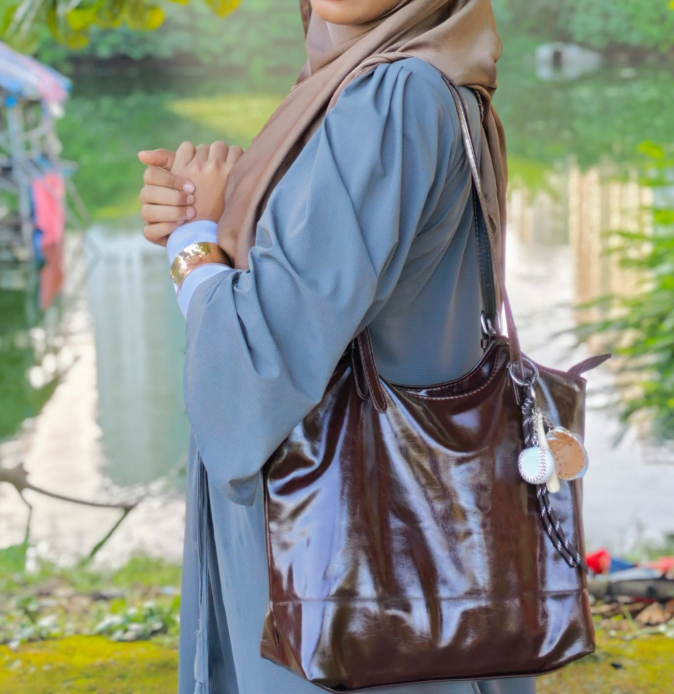 Retro Tote Bag image 1