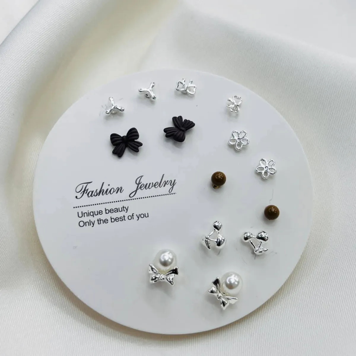 Elegant Mix & Match Earrings Set (7 Pairs) - Black bow - Image 1