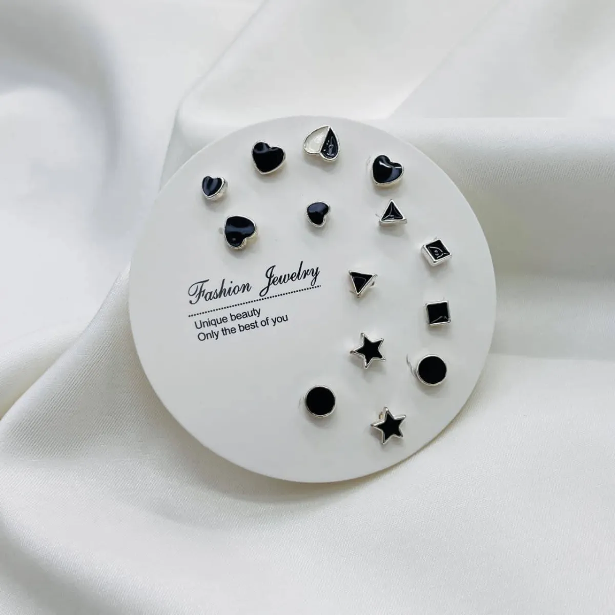 Elegant Mix & Match Earrings Set (7 Pairs) - Black - Image 1