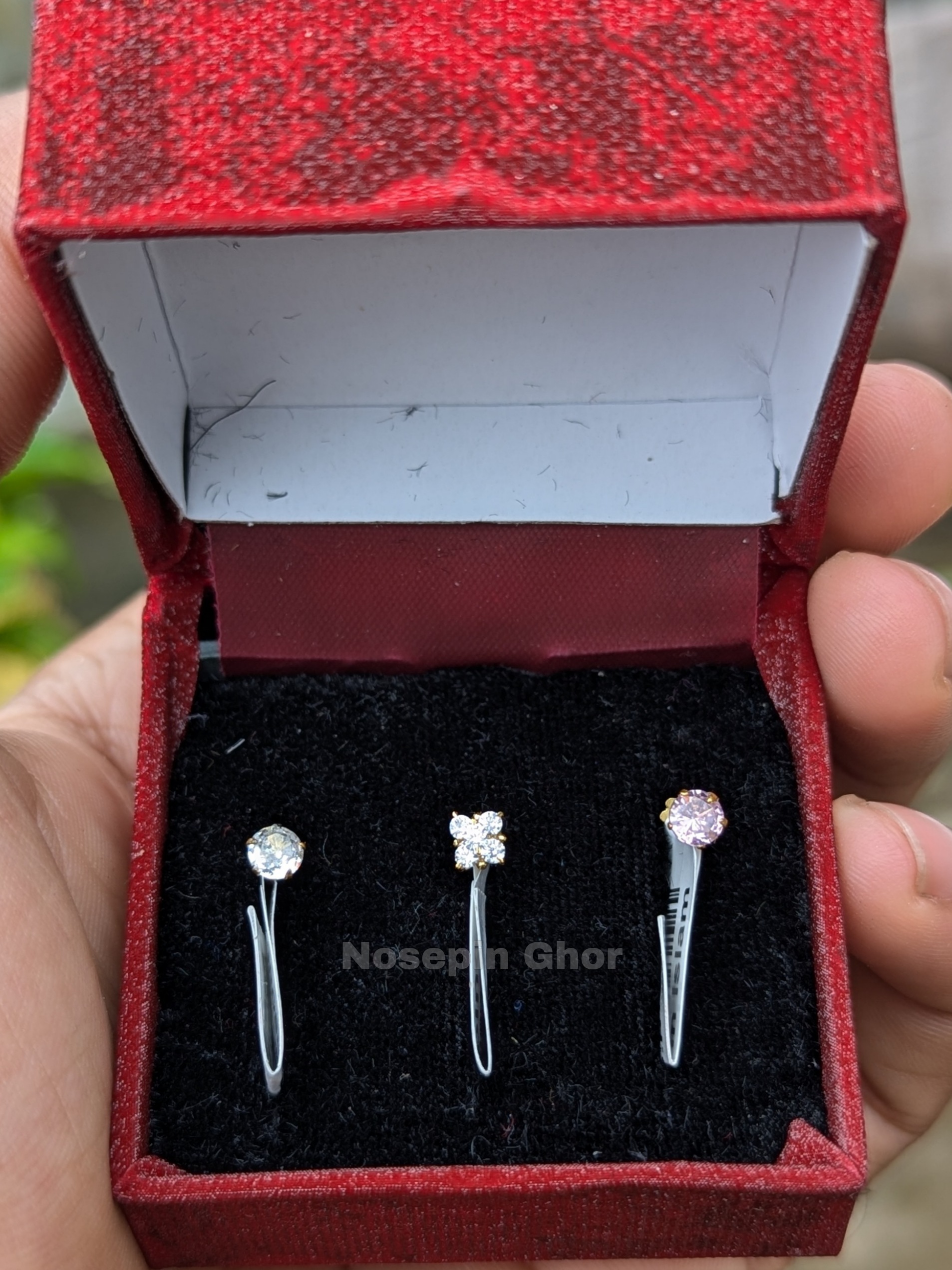 5 Stone Diamond Curt Nosepin + Free 2pcs