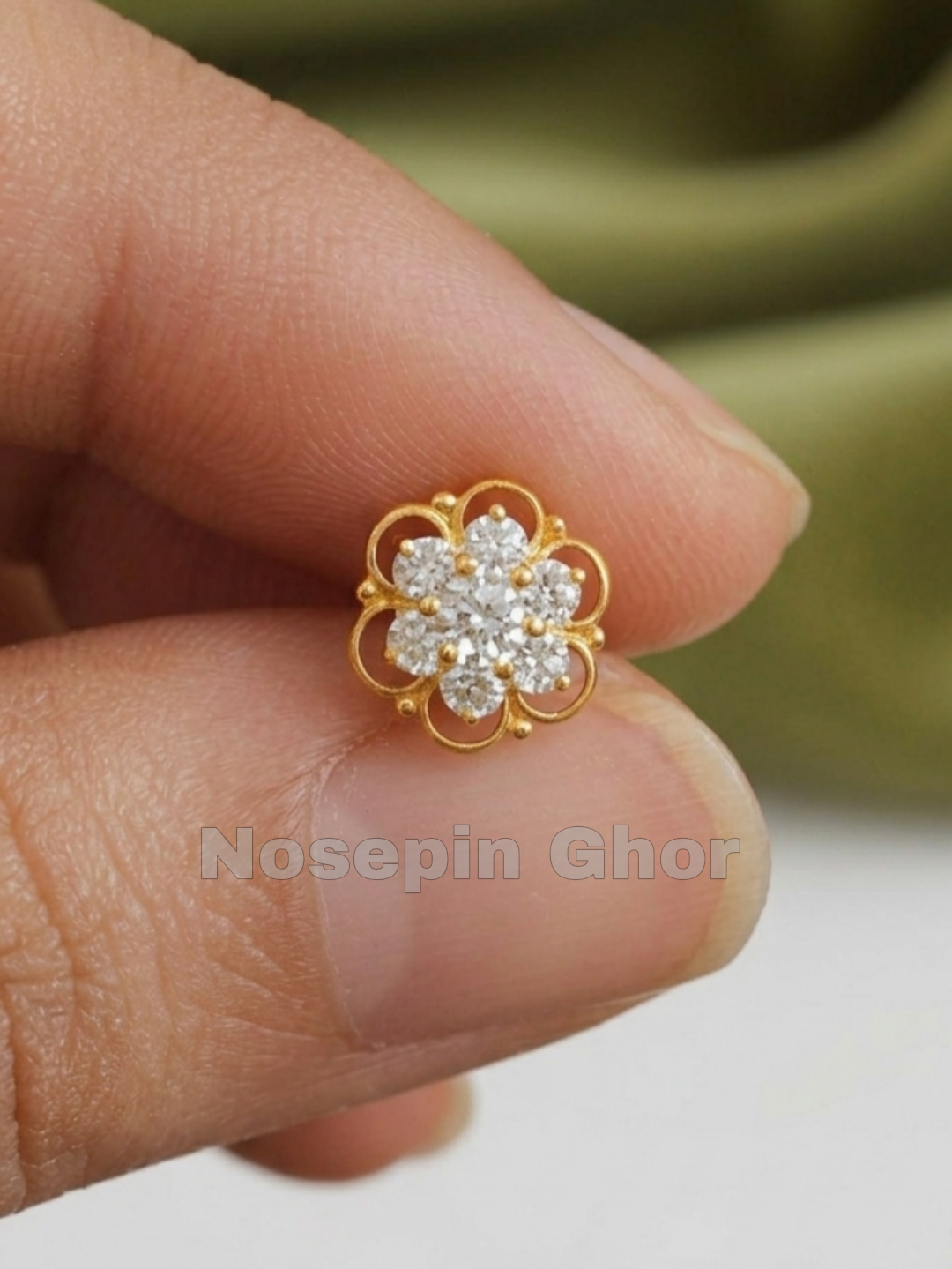 Rose 7 Stone Diamond Curt Nosepine  (Rose-1)