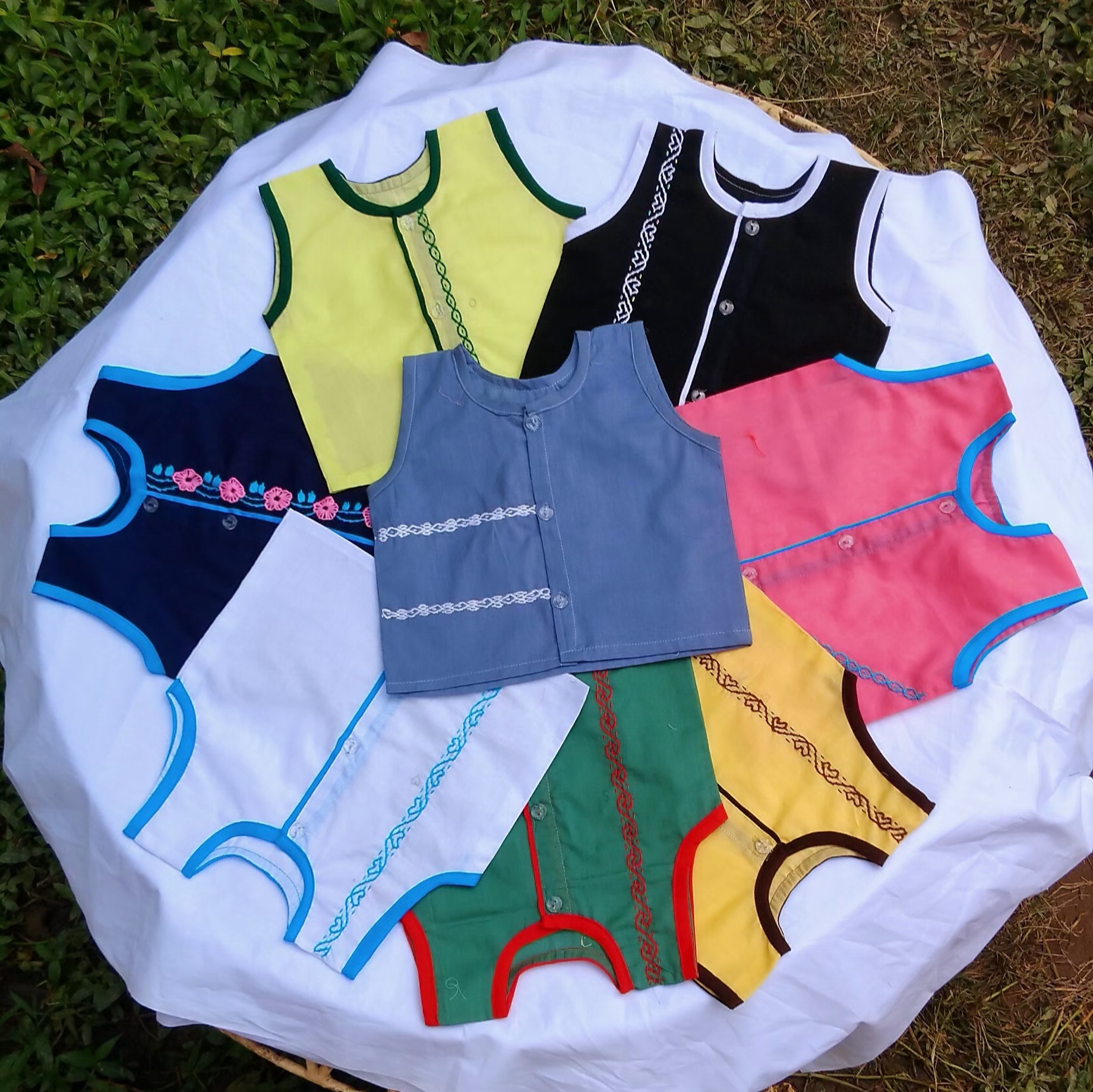 Sleeveless Nima (8 pcs multi-color) for new born boy, girl or unisex type Combo