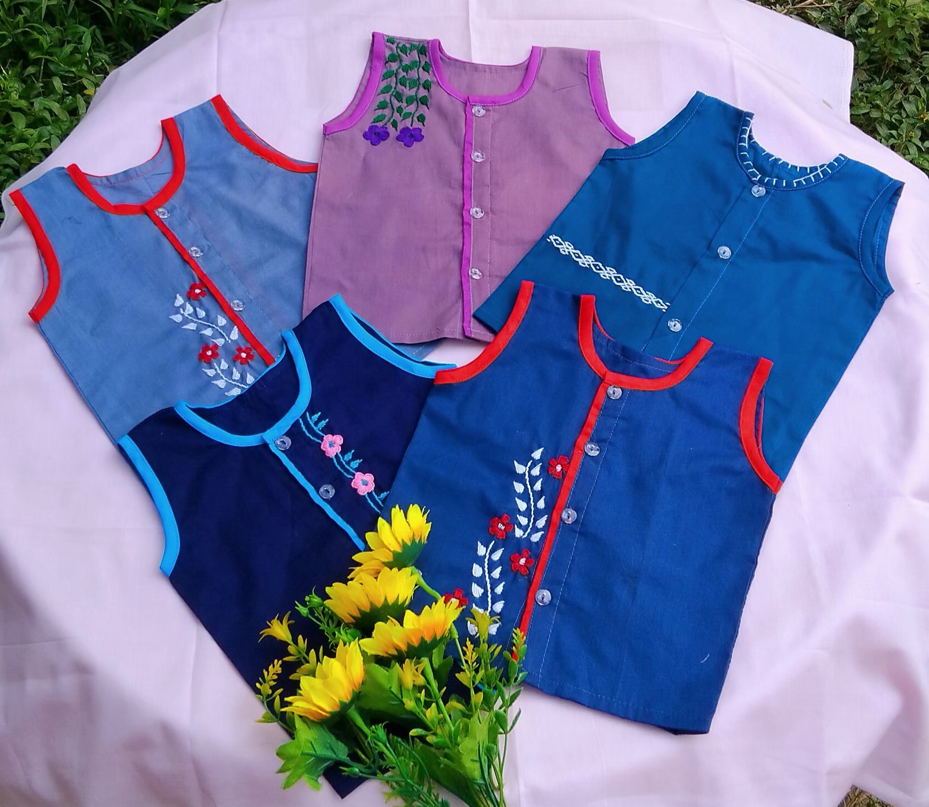 Sleeveless Nima (5 pcs multi-color) for new born boy, girl or unisex type Combo